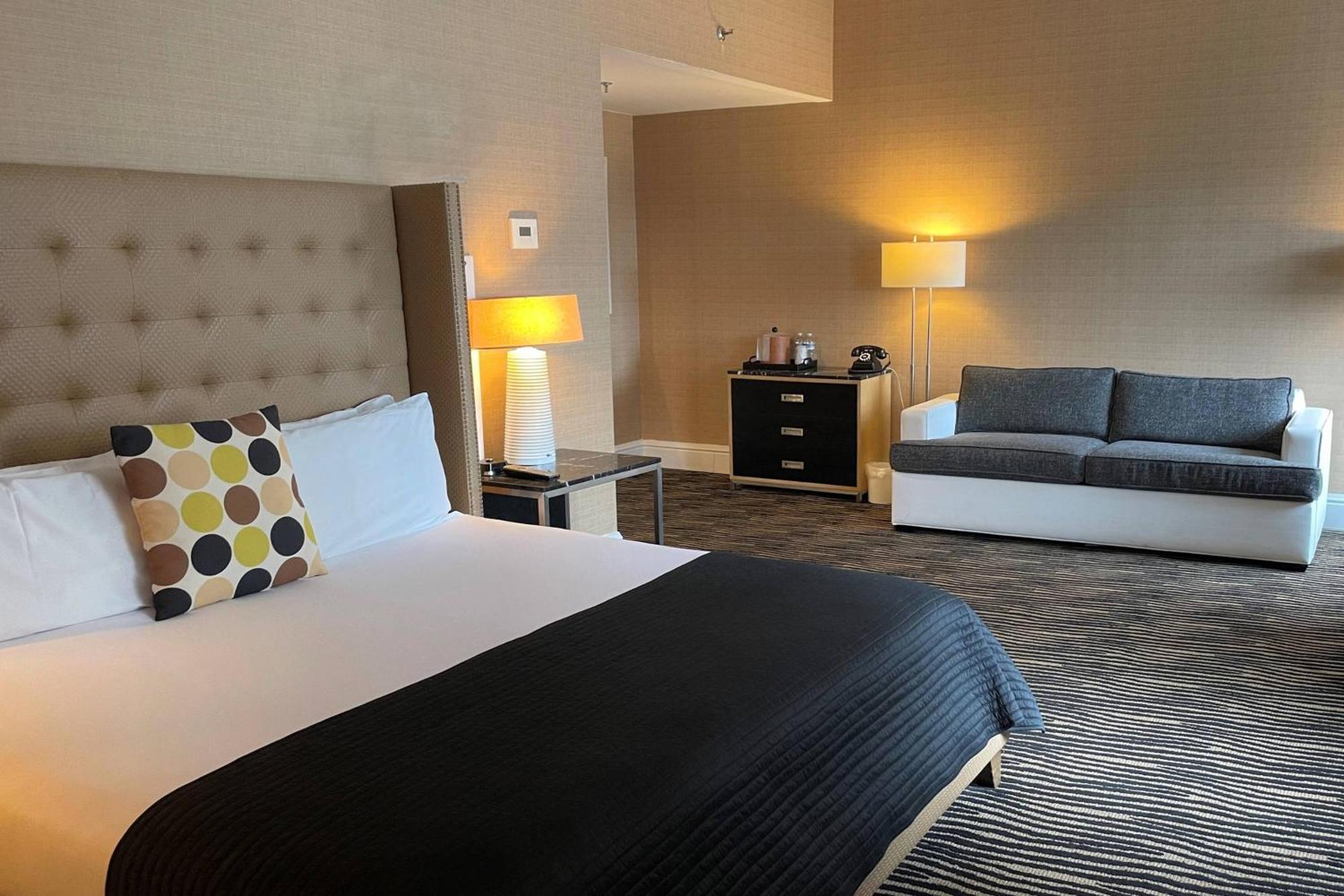 Deluxe King Room