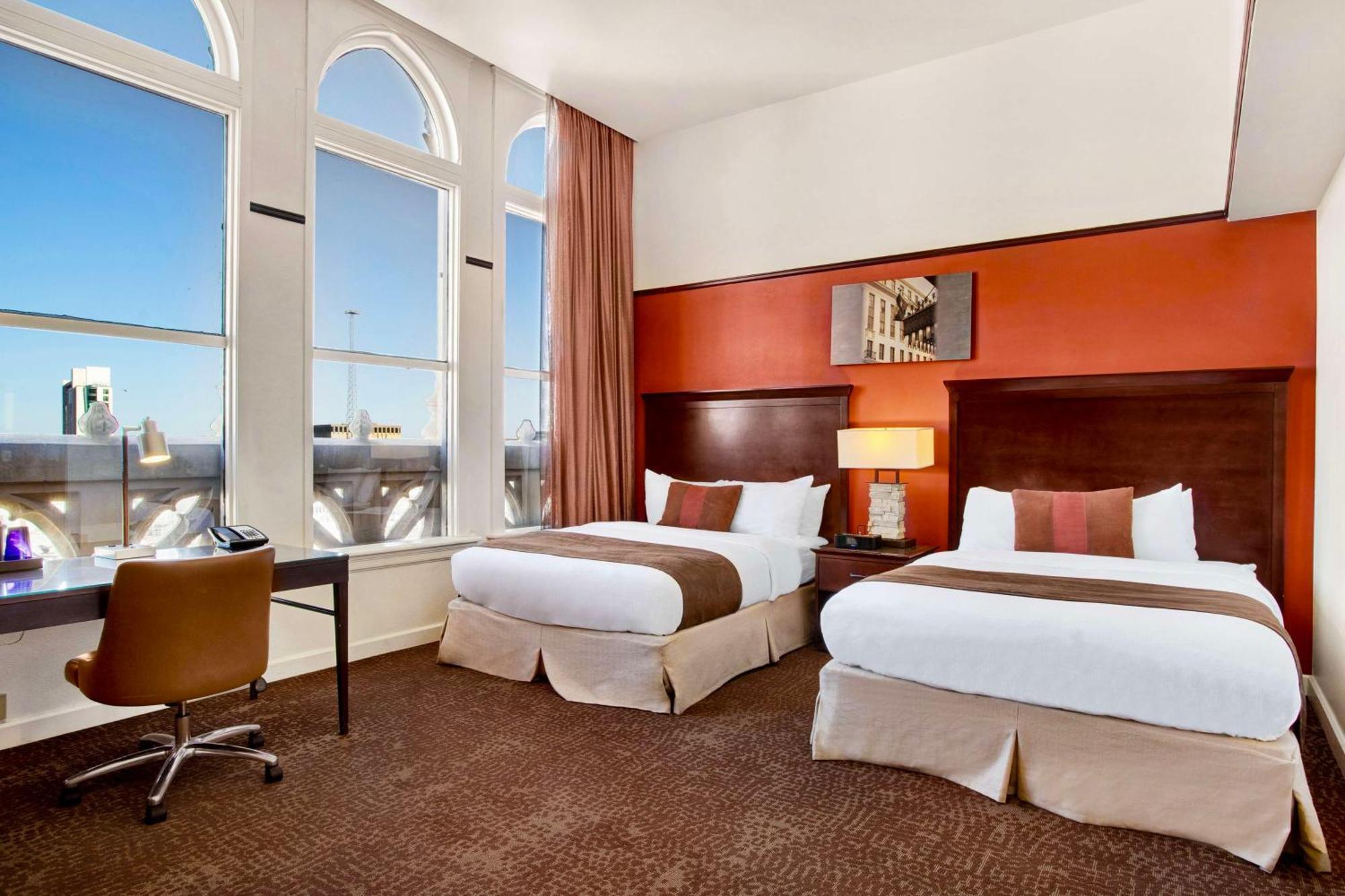 Queen Room Alamo View,1557848143:JPEG