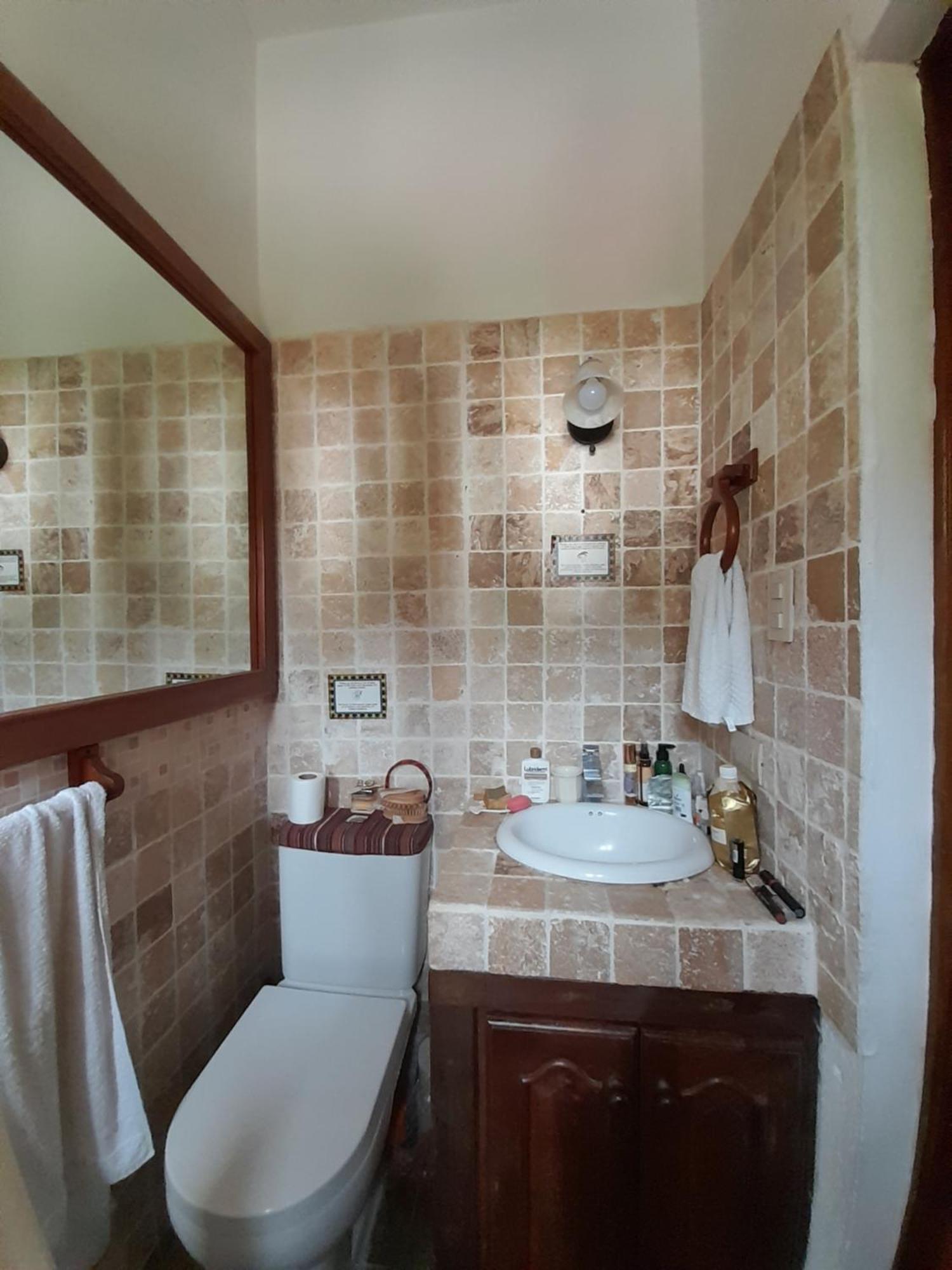 Twin Room,1559147263:JPEG