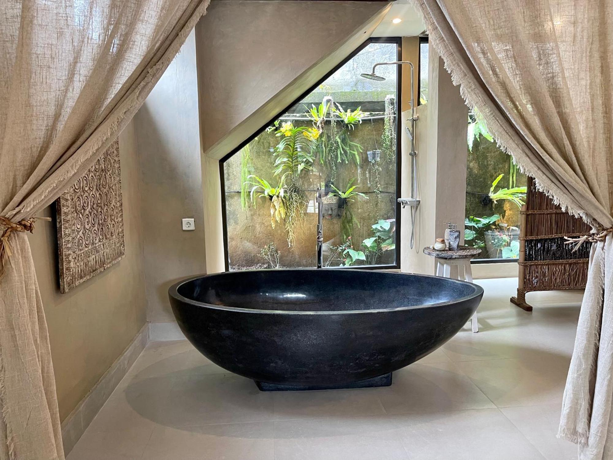 Deluxe Double Room Bath