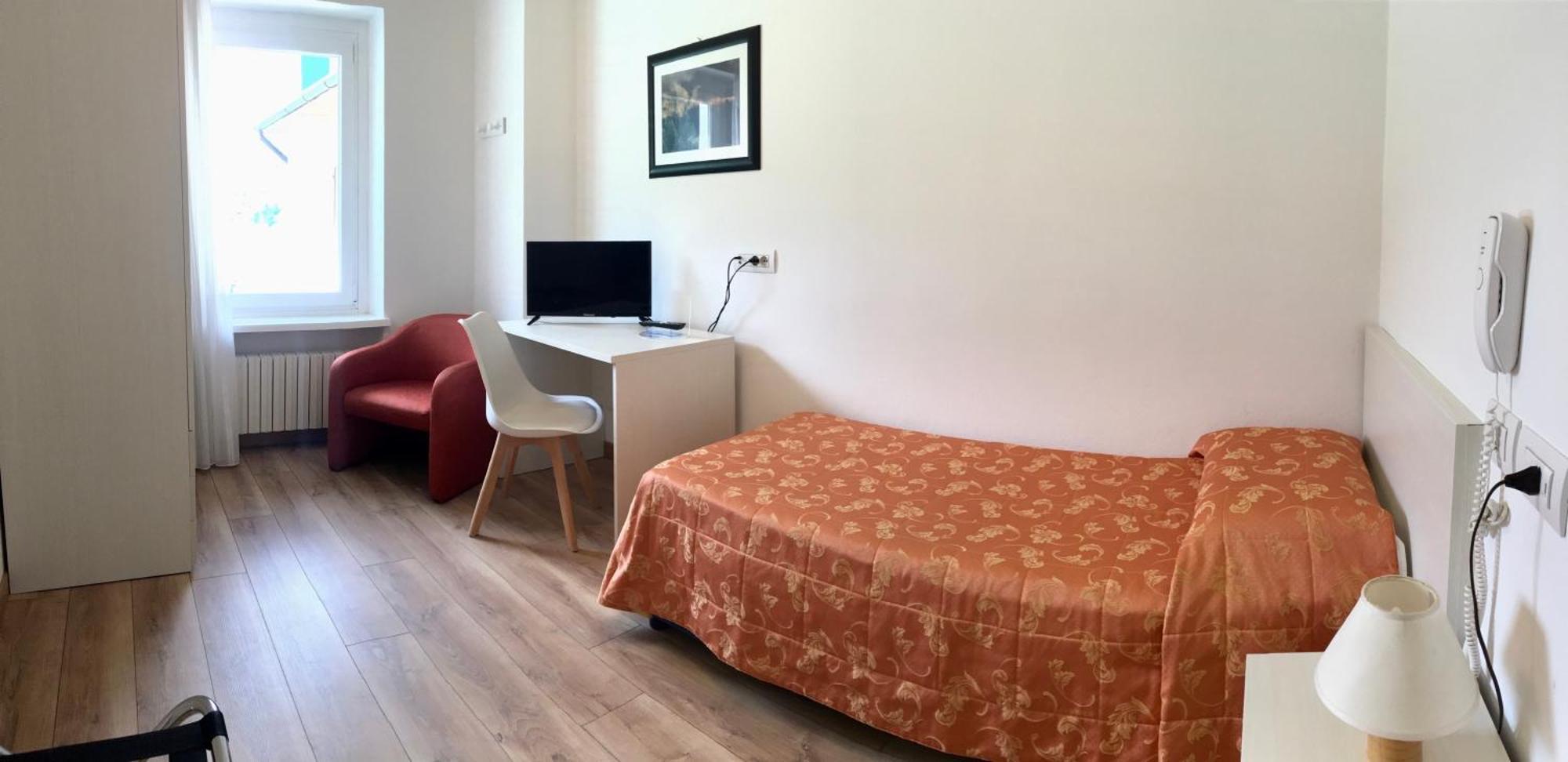 Single Room,1563325150:JPEG