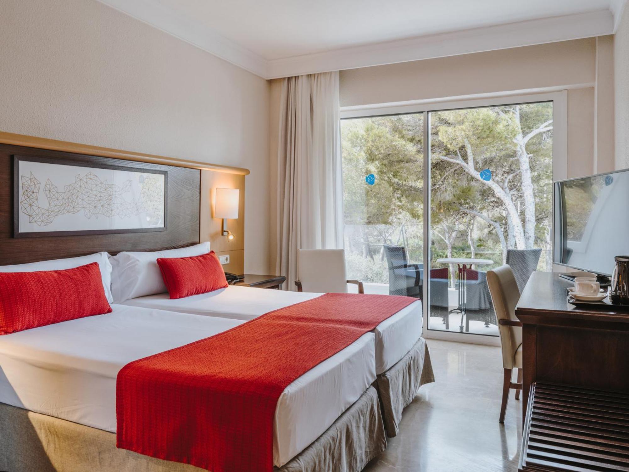 Double or Twin Room with Mountain View (1 Adult)
