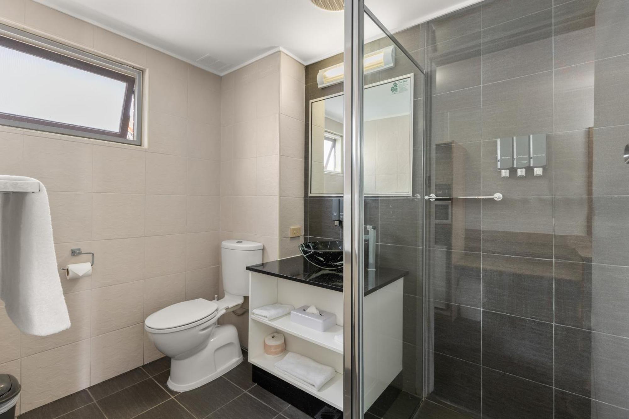 Executive Queen Room - Not Pet Friendly