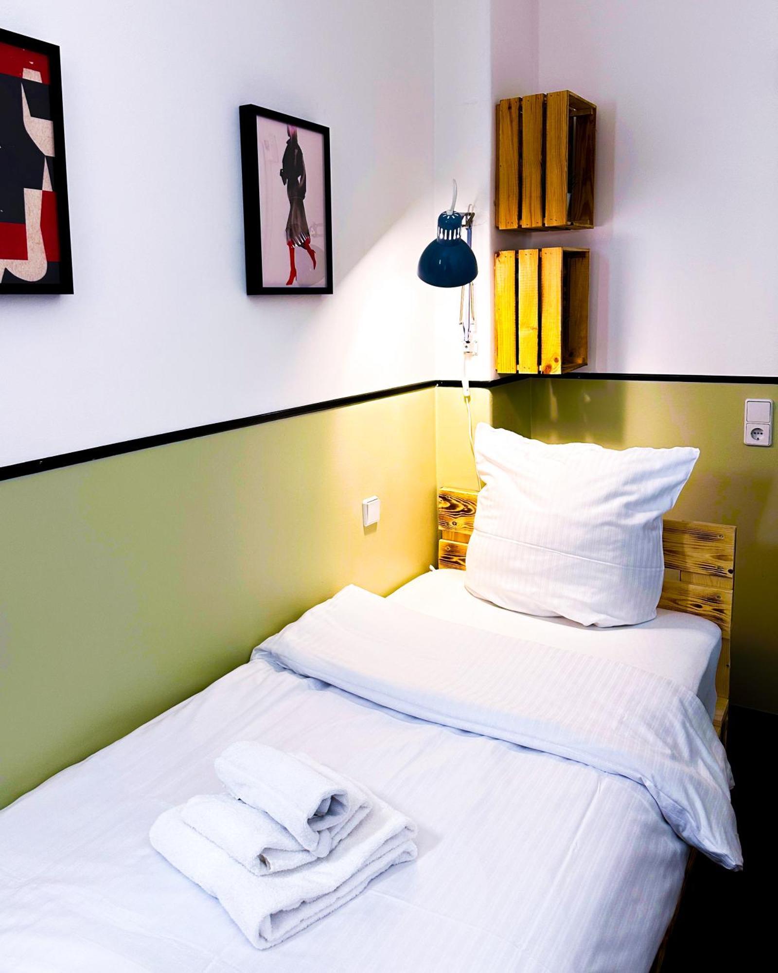 Single Room,1575150029:JPEG