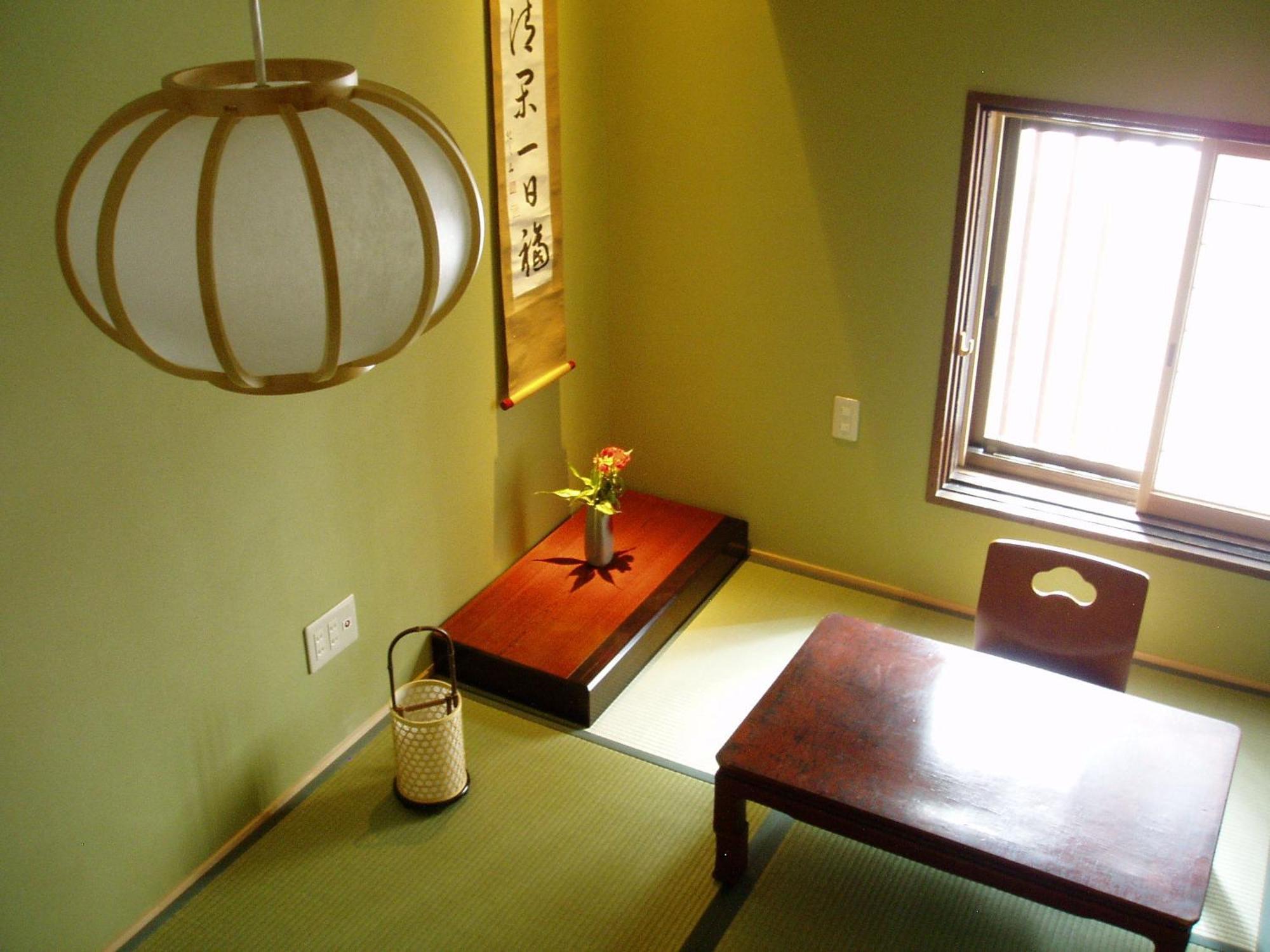 Japanese-Style Single Room with Shared Bathroom,697384755:JPEG