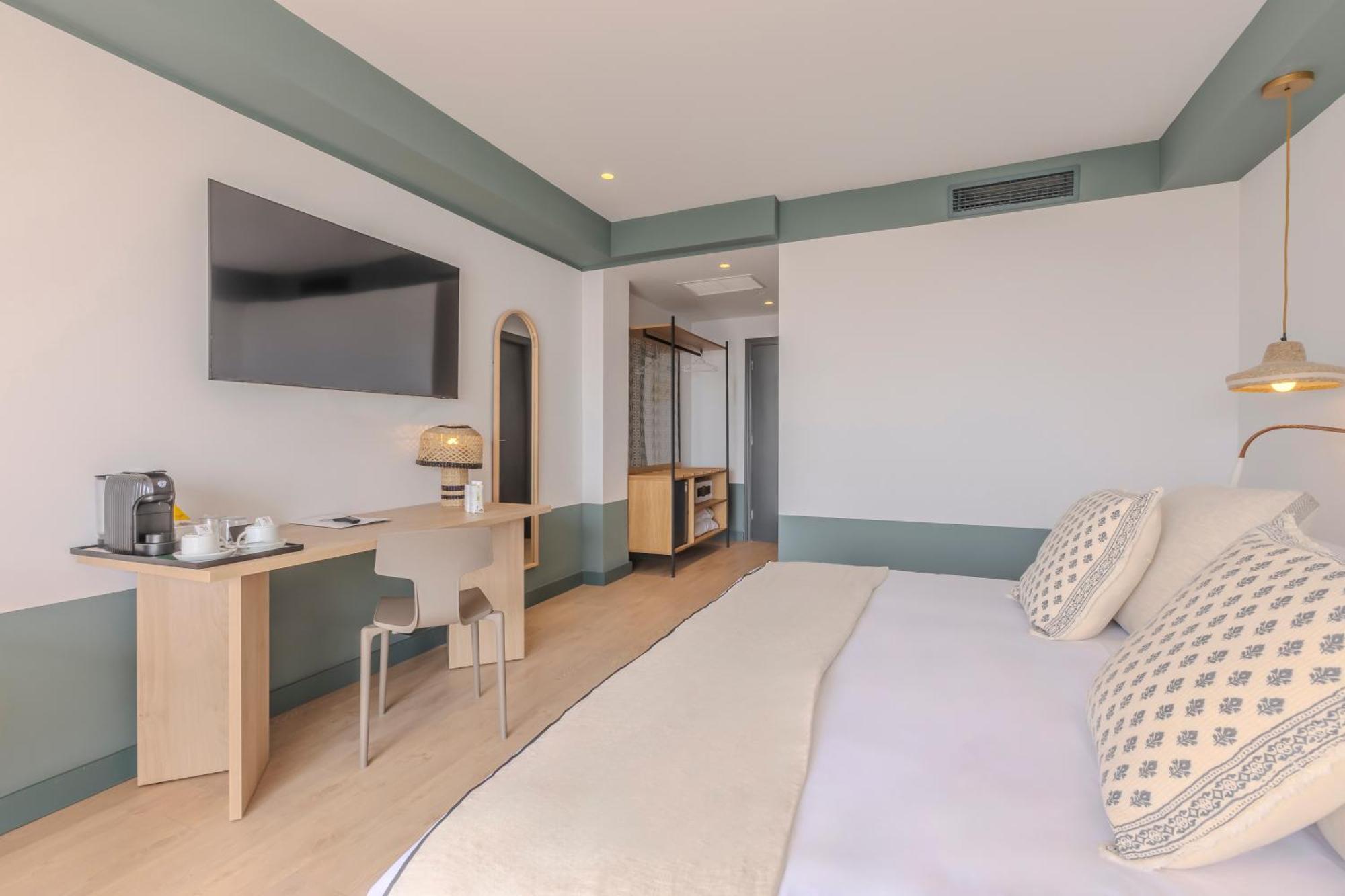 Triple Room,1584421537:JPEG