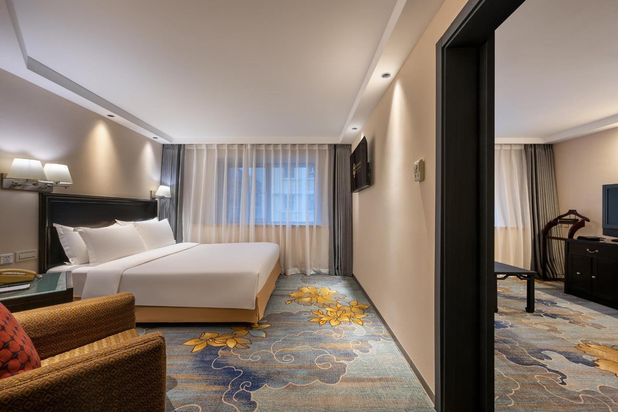Deluxe Suite - Free Soft Drink,1585464522:JPEG
