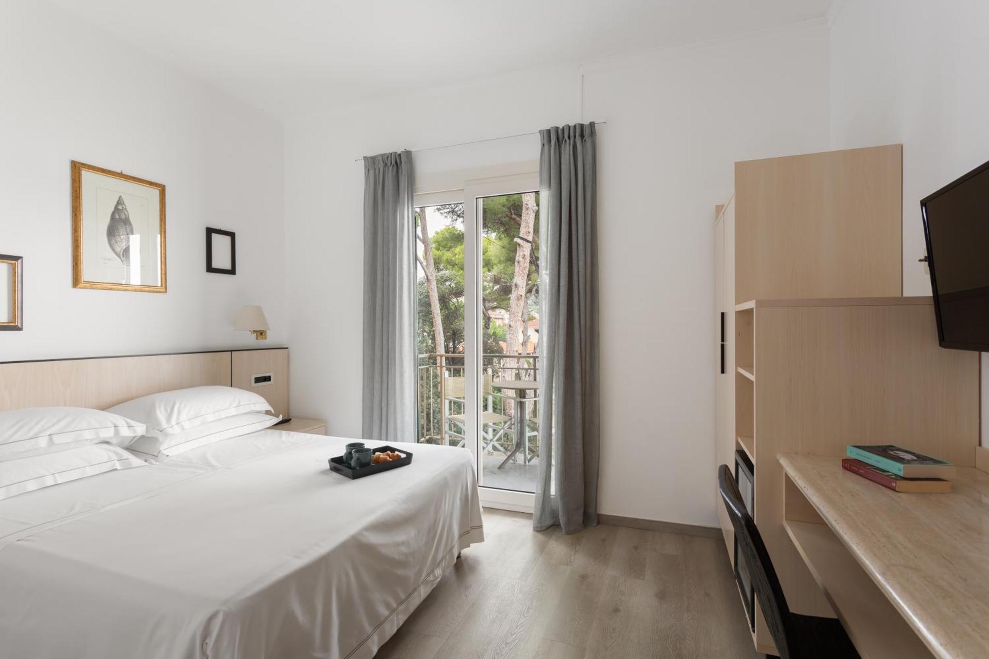 Double Room Lateral Sea View