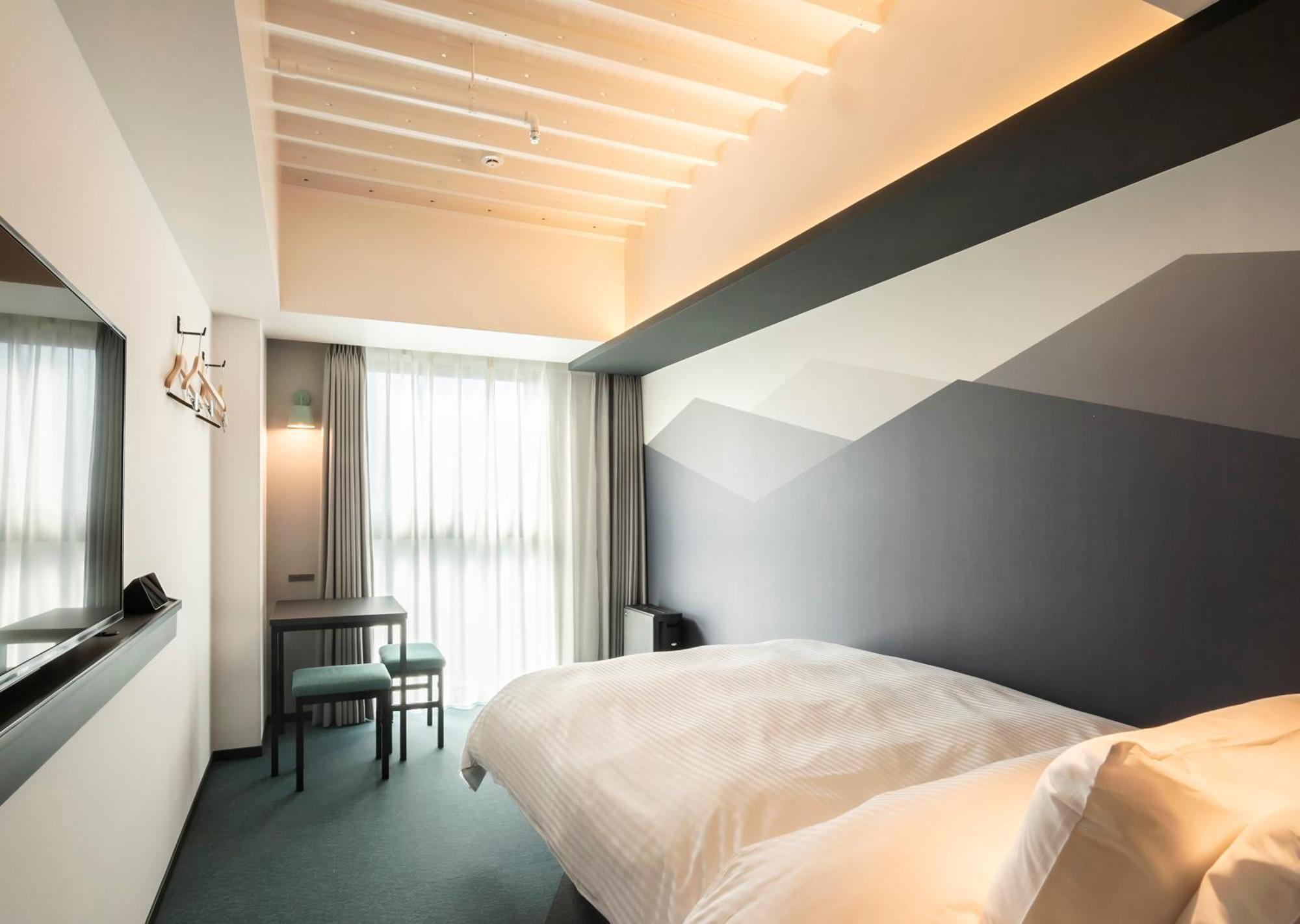 Room Selected at Check Complimentary Light Non-Smoking Check at 1900 or Check out at 1000,1766563921:JPEG