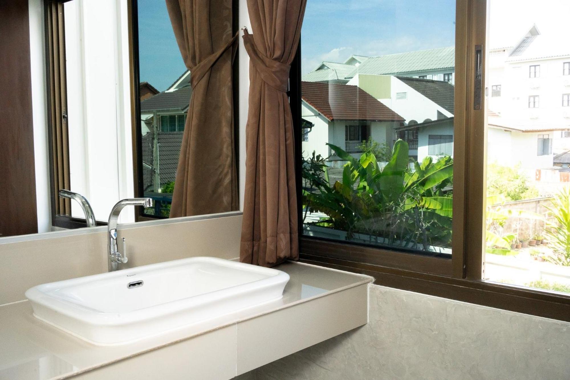 King Room Garden View