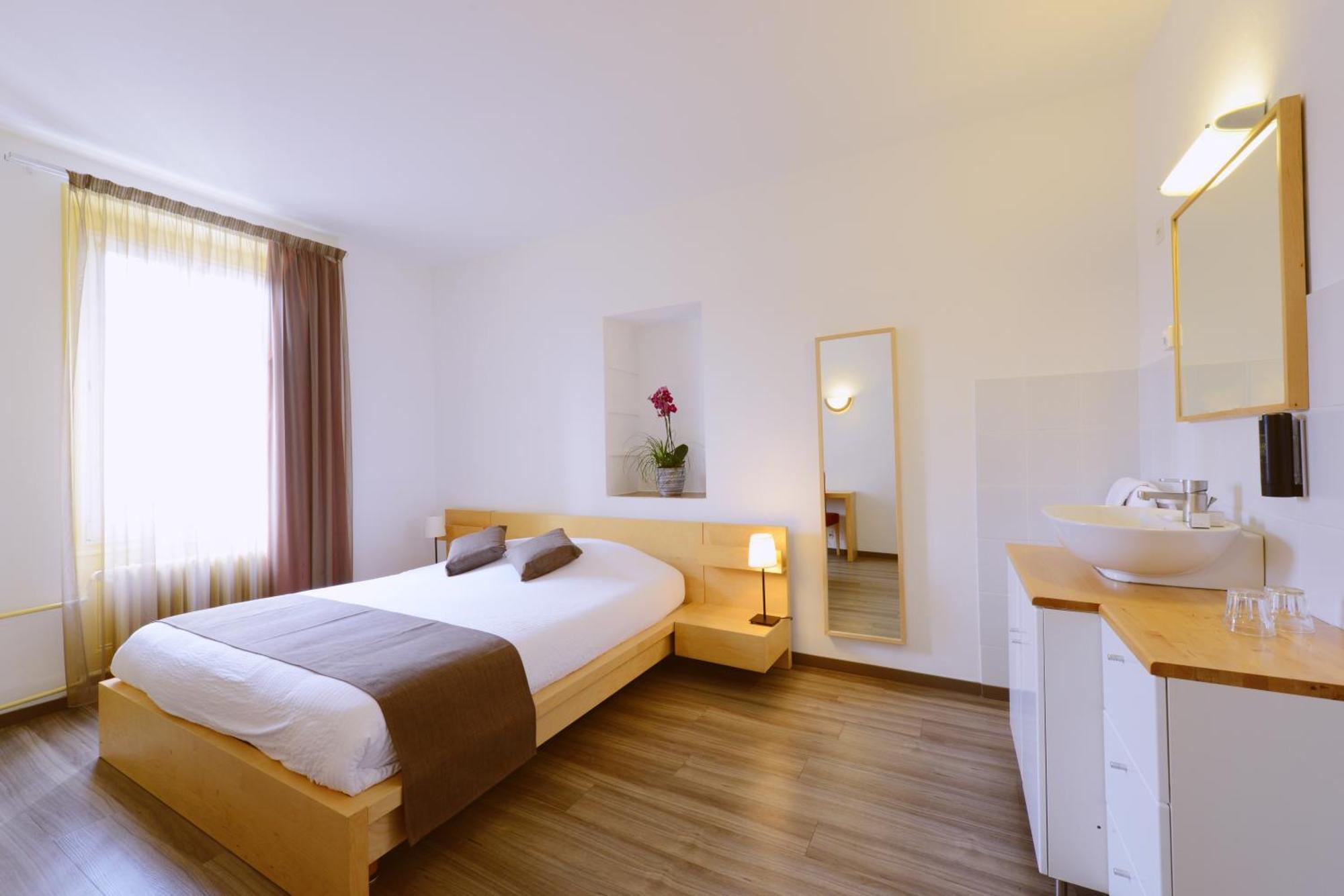 Studio with Shared Bathroom