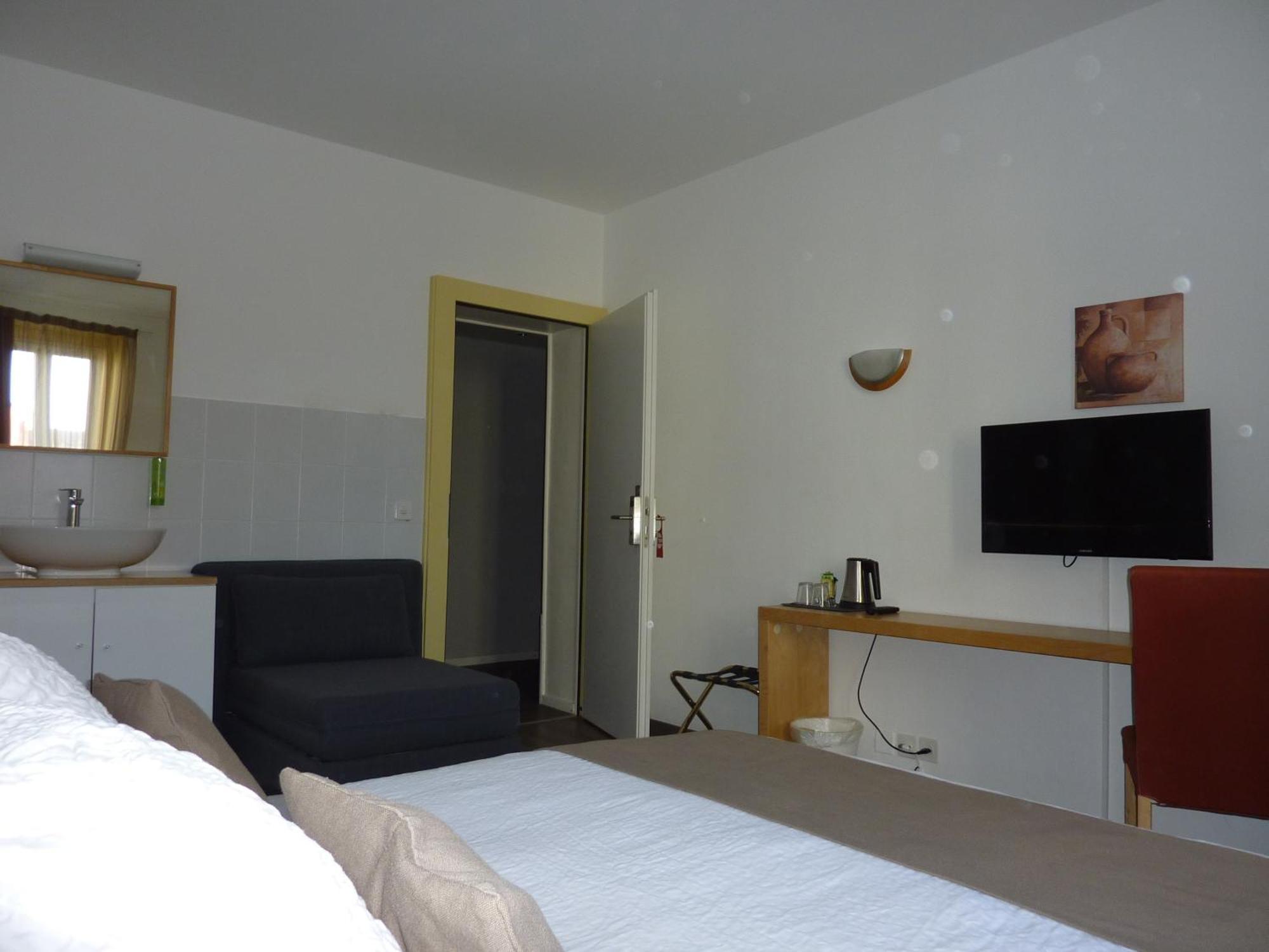 Triple Room with Shared Bathroom