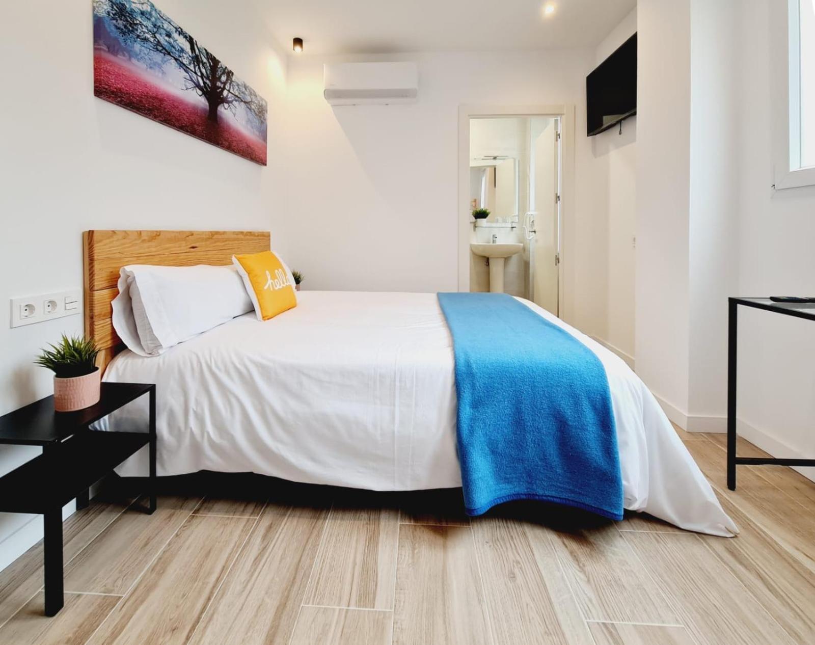 Double Room Private Bathroom