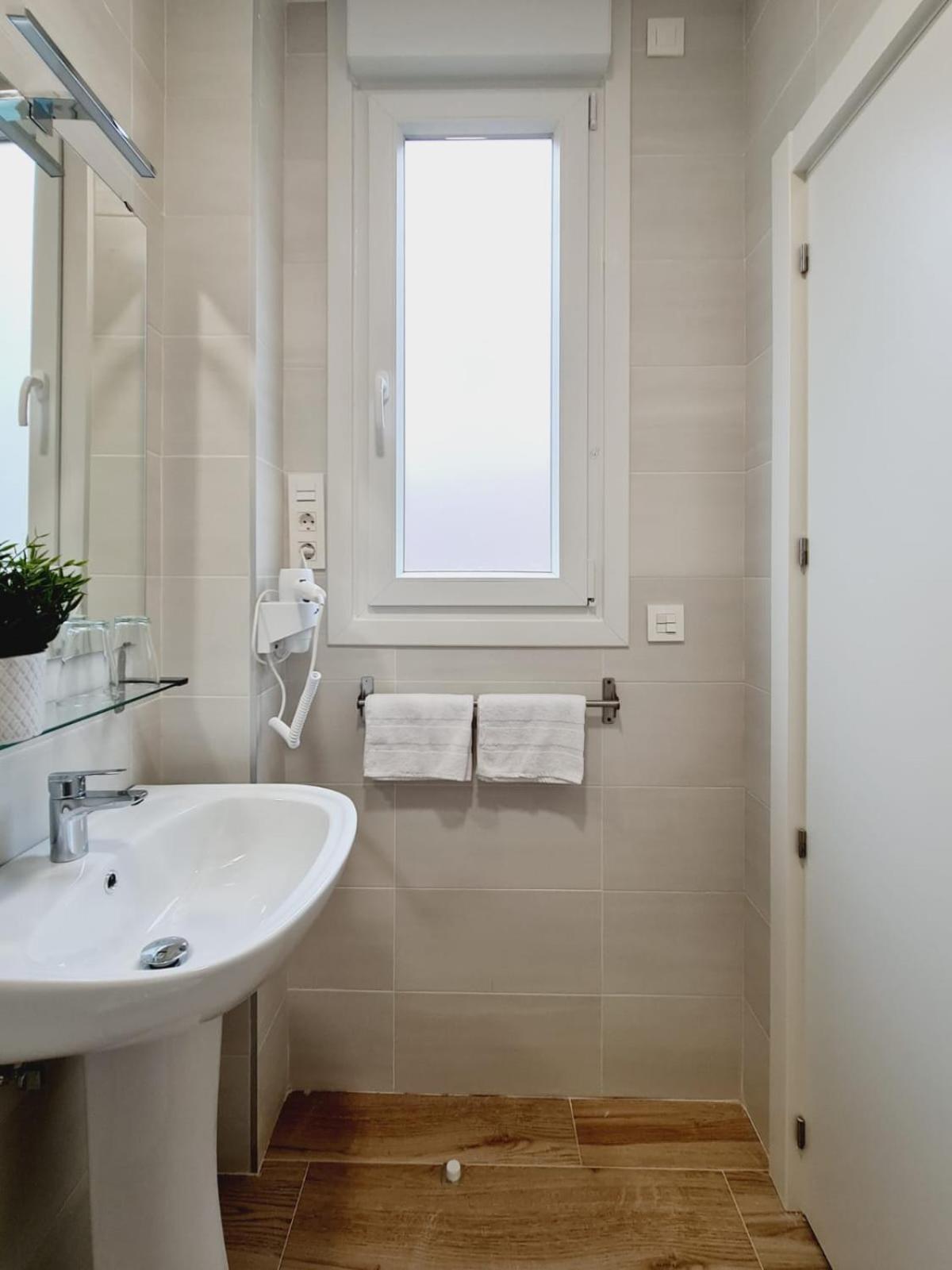Double Room Private Bathroom