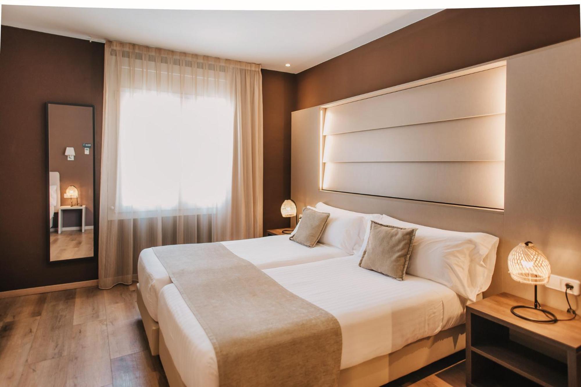 Triple Room,1598890347:JPEG