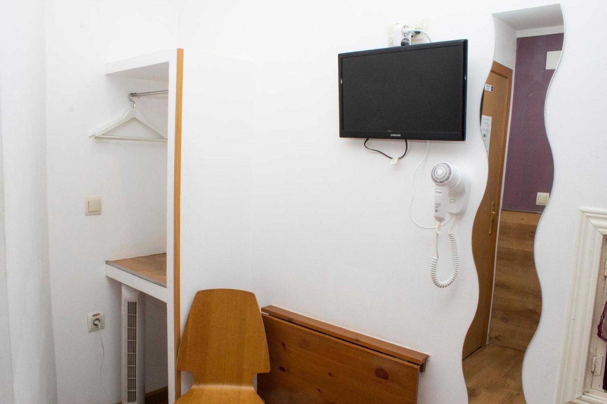 Budget Single Room