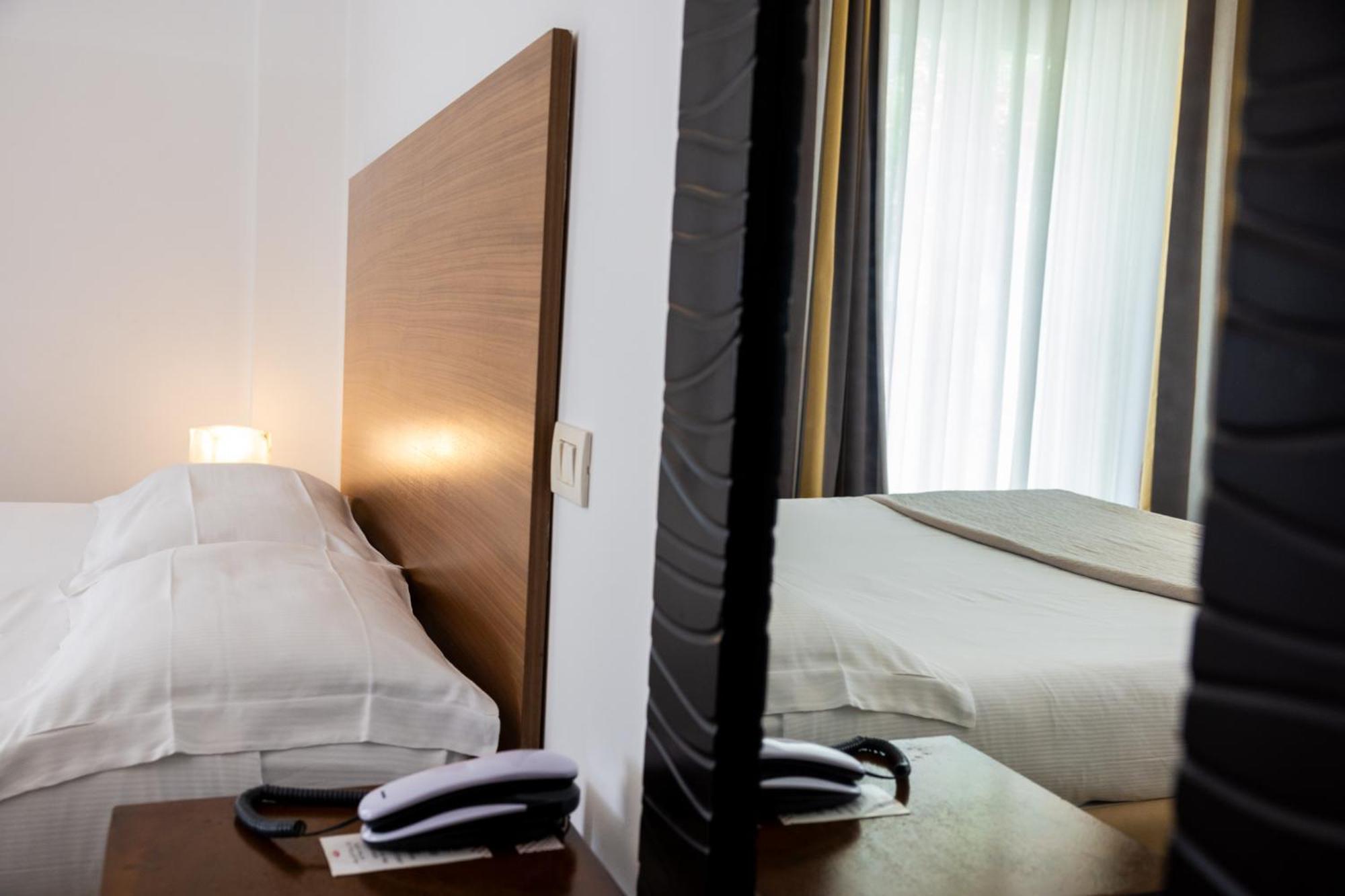 Chambre Lit Queen-size - Accessible aux Personnes à Mobilité Réduite