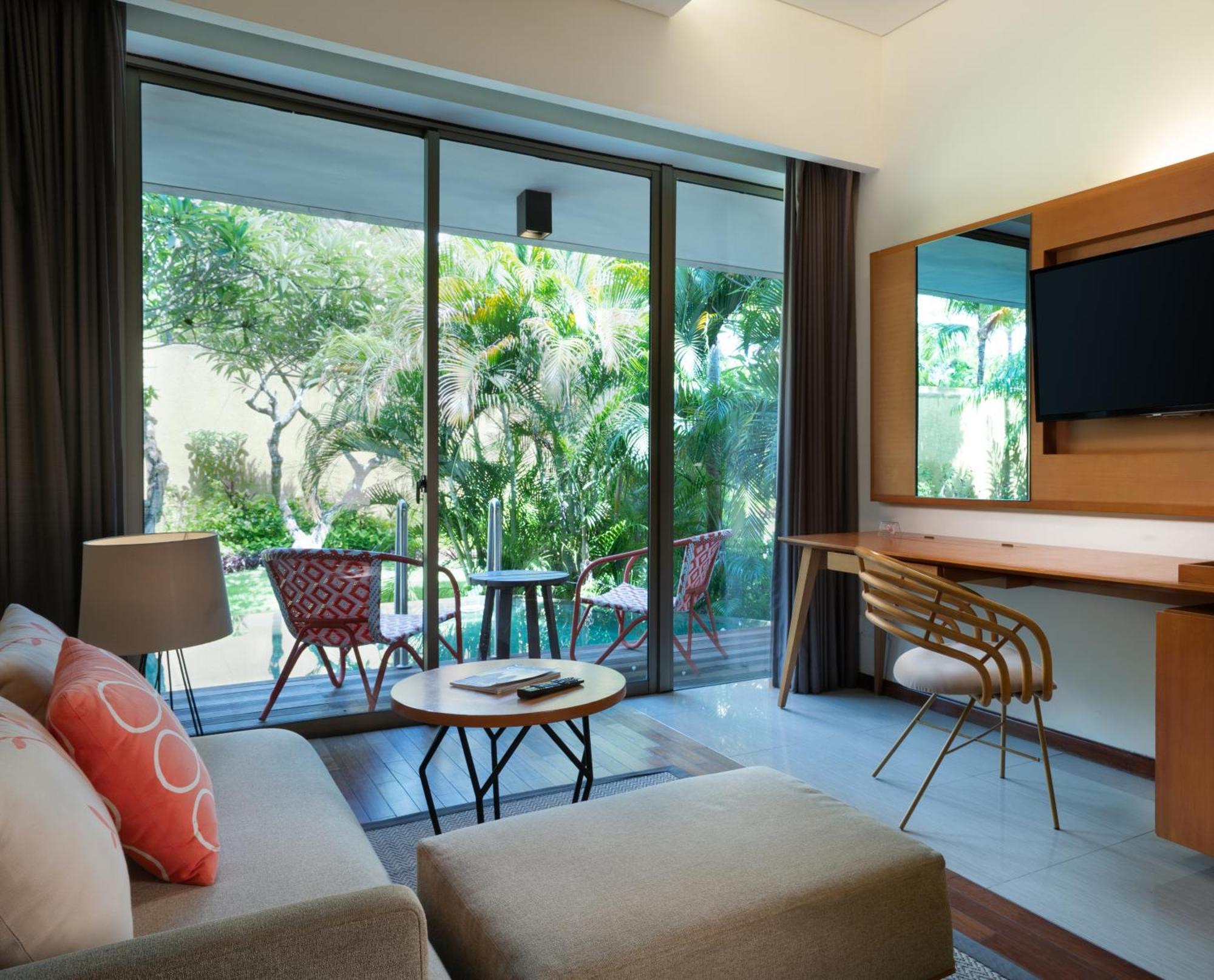 Deluxe Double or Twin Room Pool Access