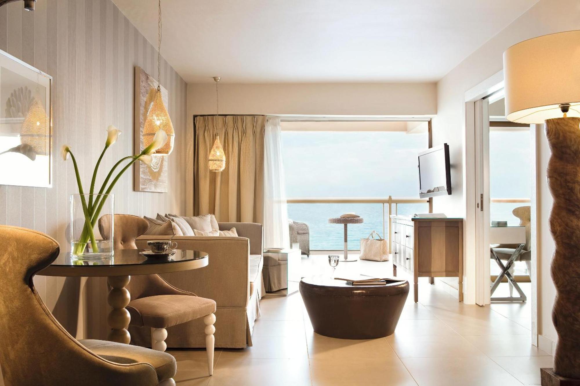 Familiesuite met 2 Slaapkamers en Uitzicht op Zee