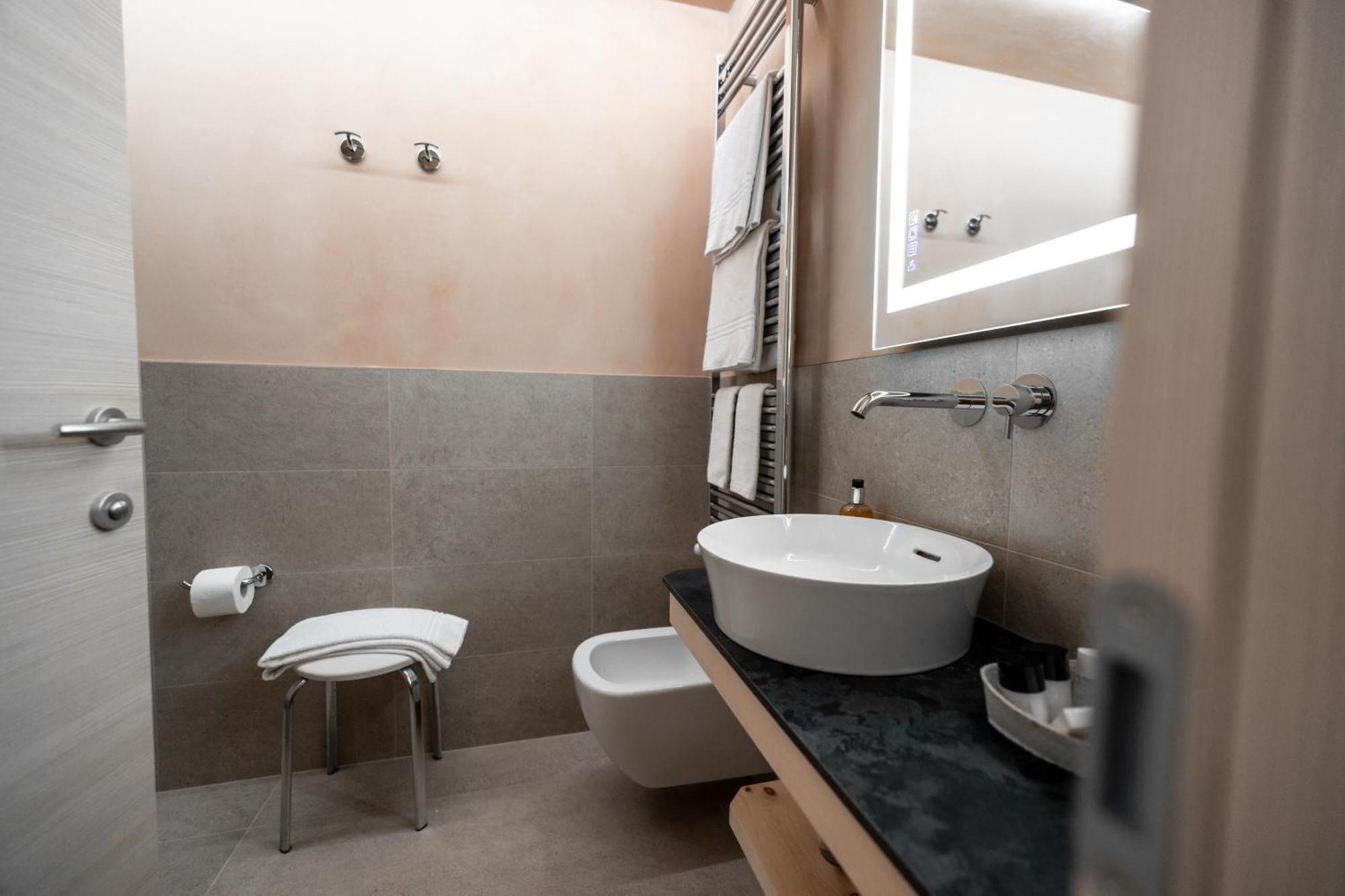 Double Room with Balcony,1606559262:JPEG