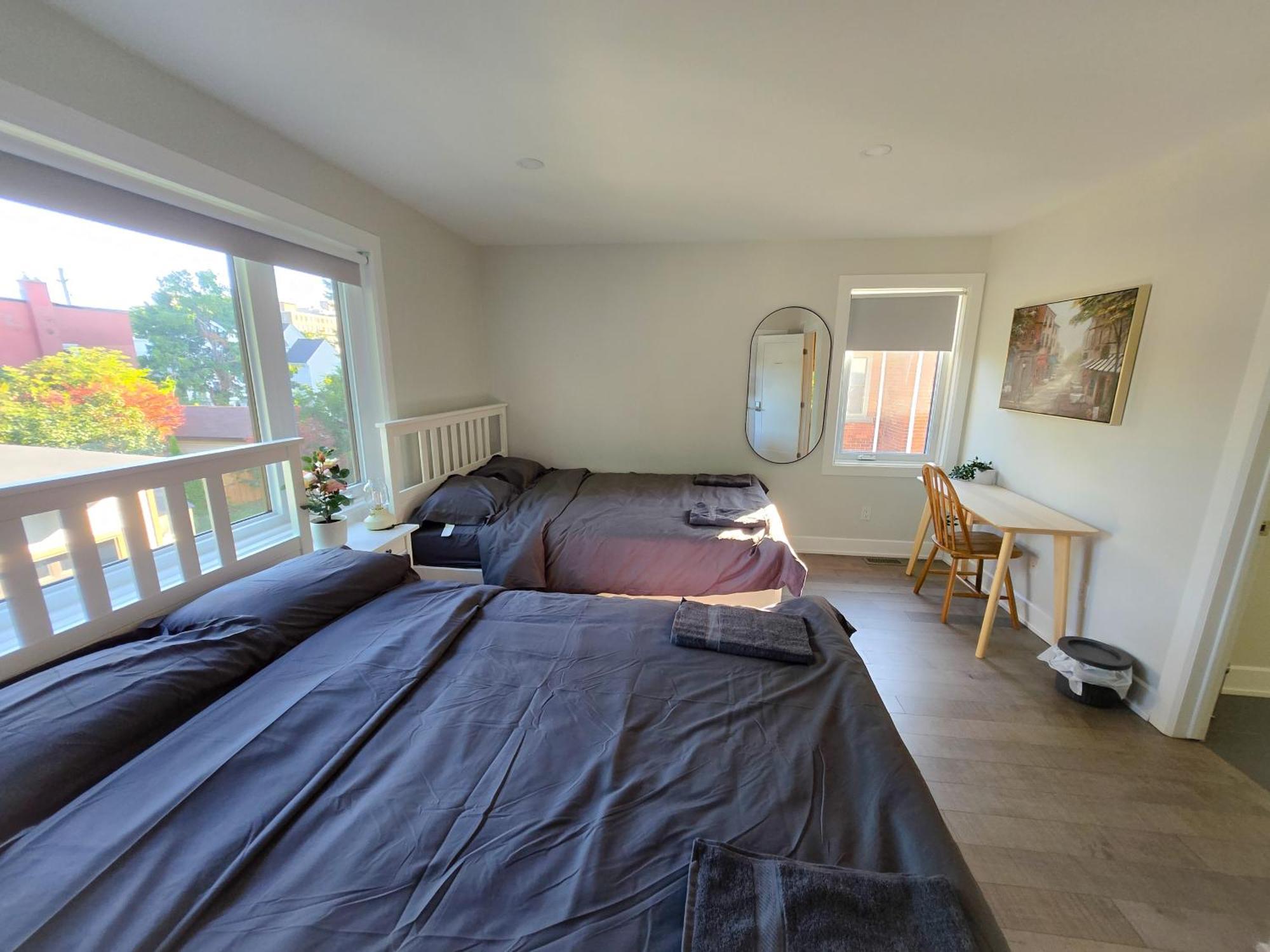 Deluxe Queen Suite