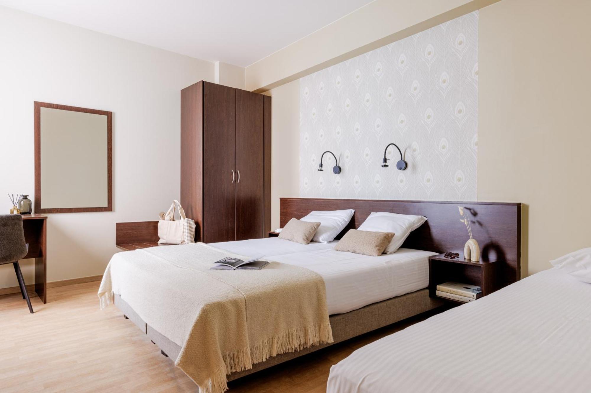 Triple Room,1611108192:JPEG