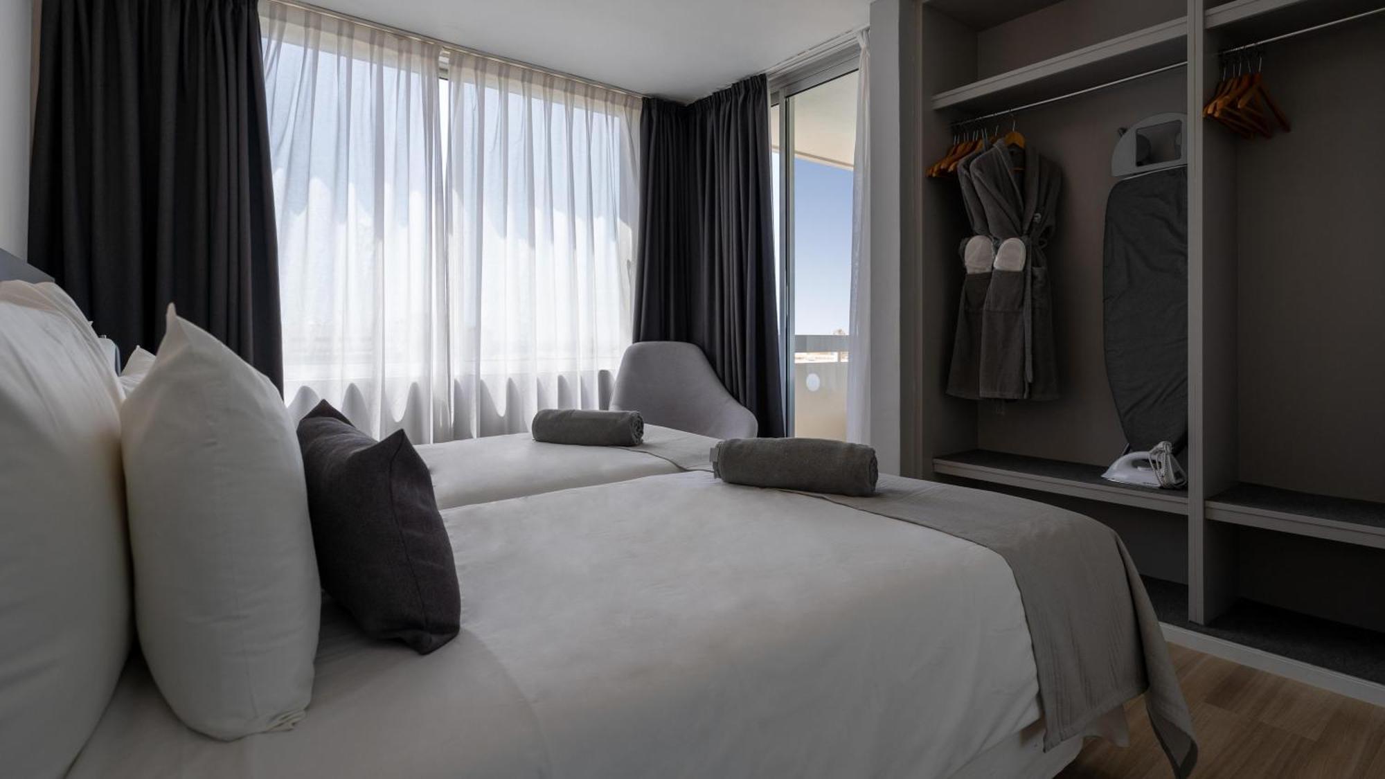 Junior Suite mit Poolblick (2 Erwachsene)