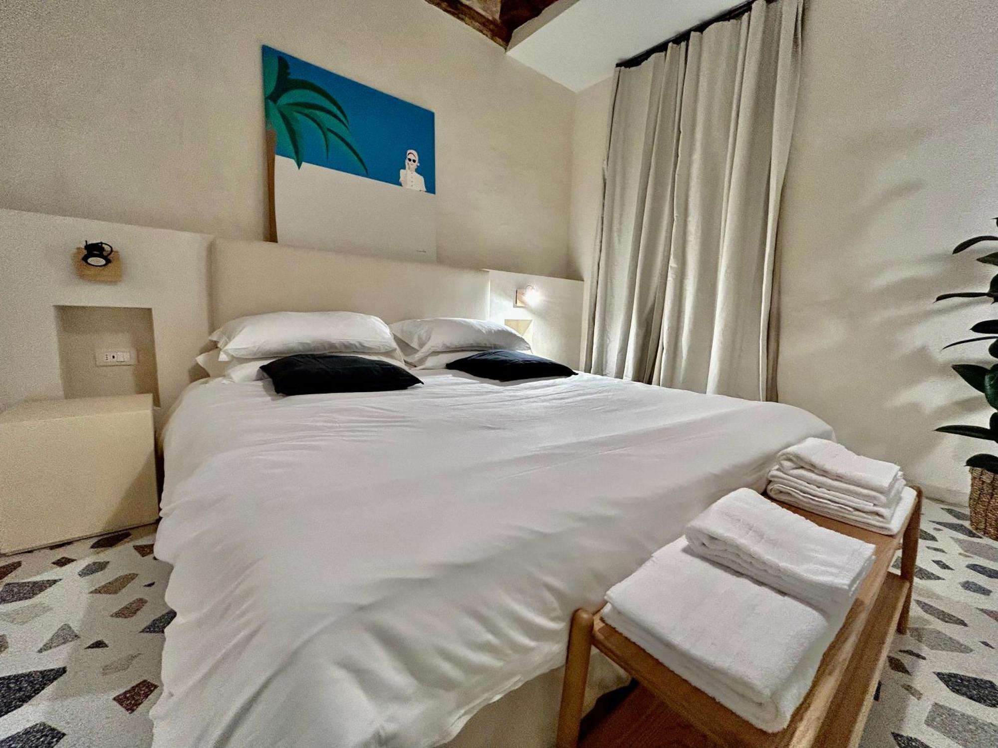 Double Room Private Bathroom