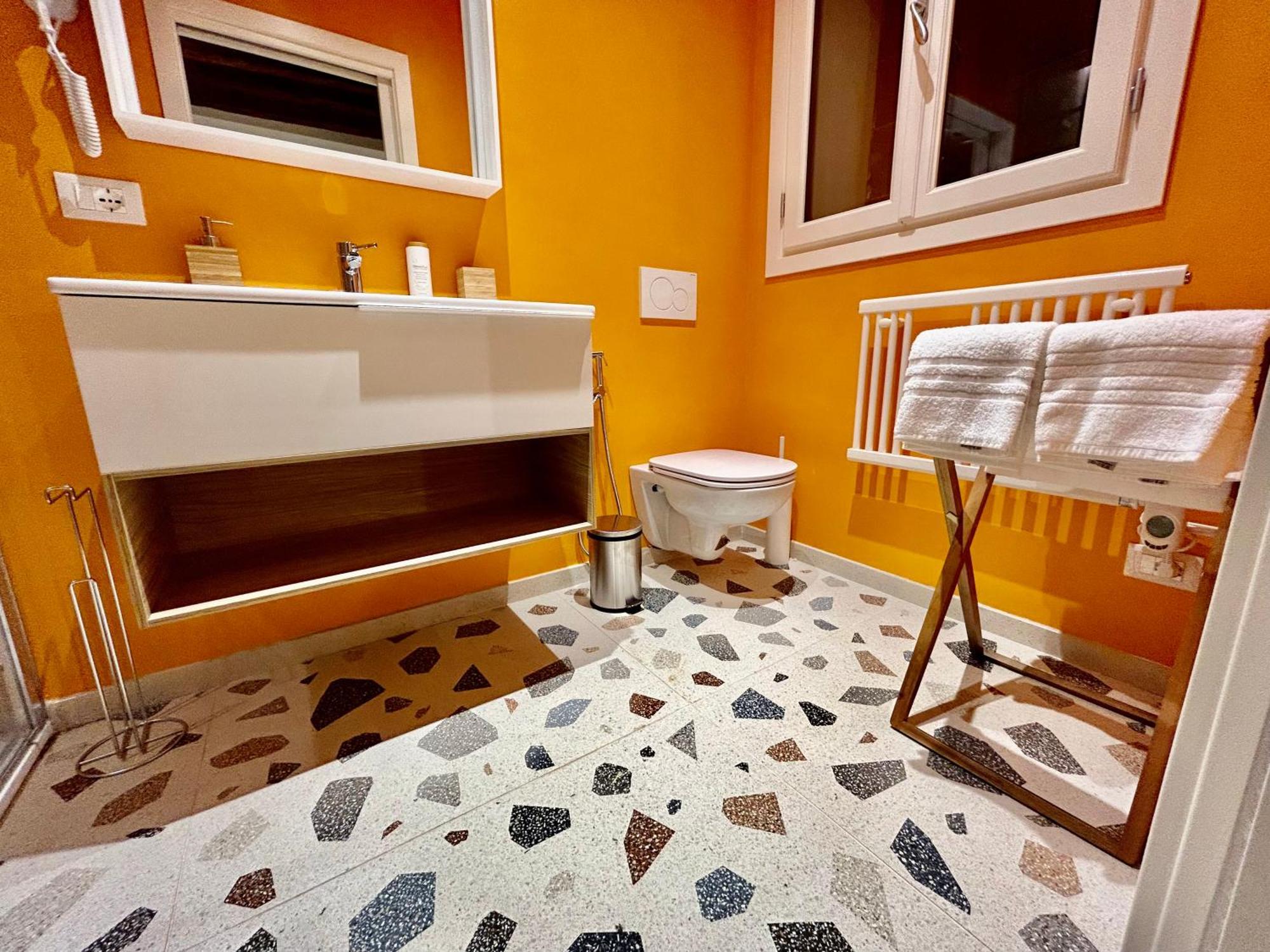 Double Room Private Bathroom