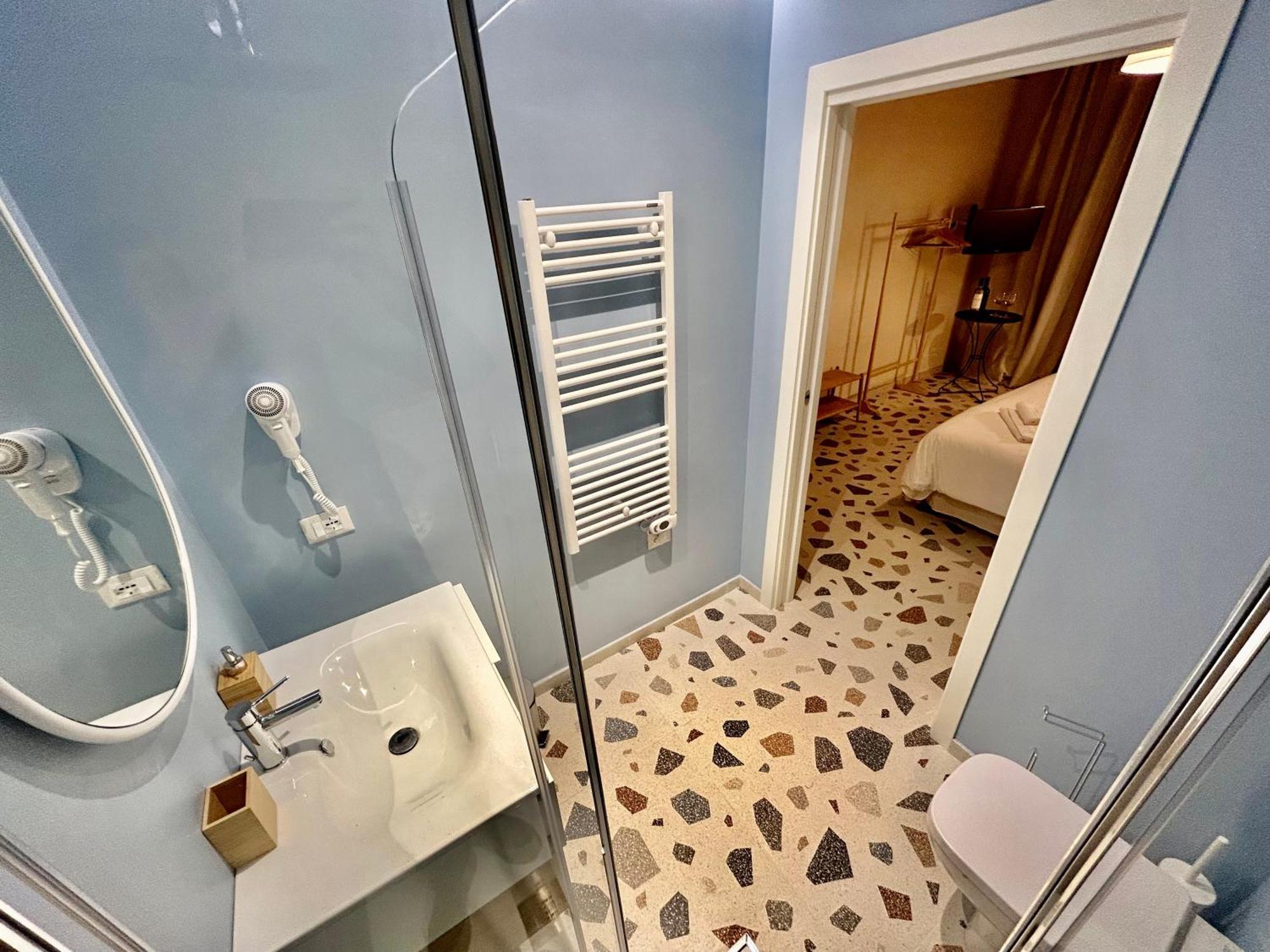 Double Room Private Bathroom