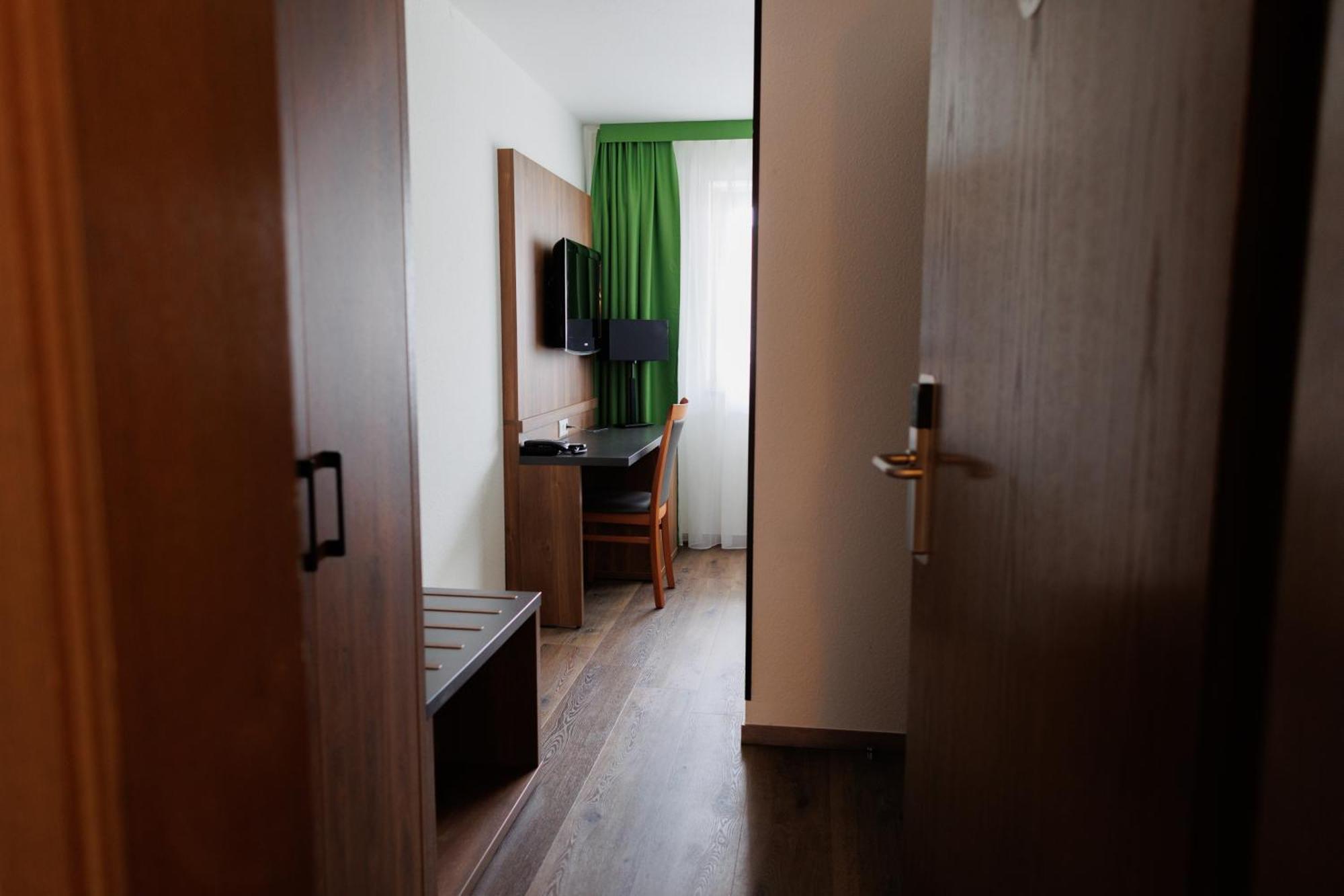 Deluxe Single Room