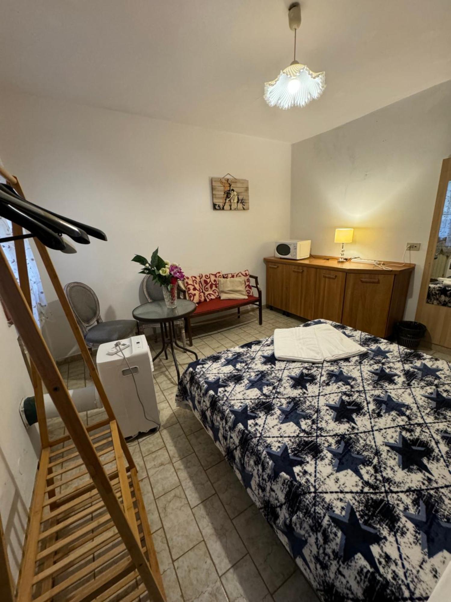 Studio mit Kingsize-Bett und Schlafsofa