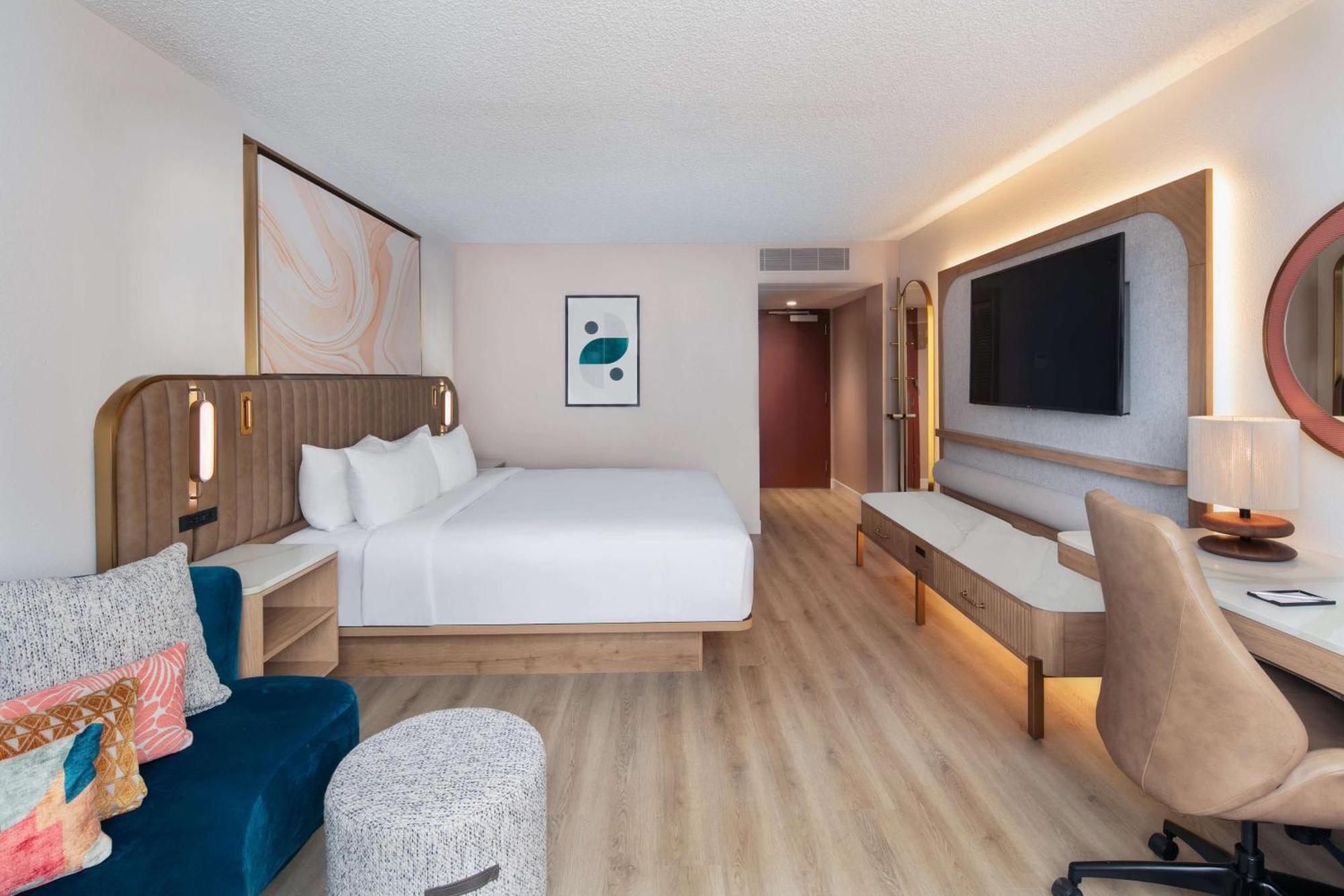 Quarto Deluxe com Cama King-size e Chuveiro Acessível a Cadeirantes - Acessível para Hóspedes com Mobilidade Reduzida