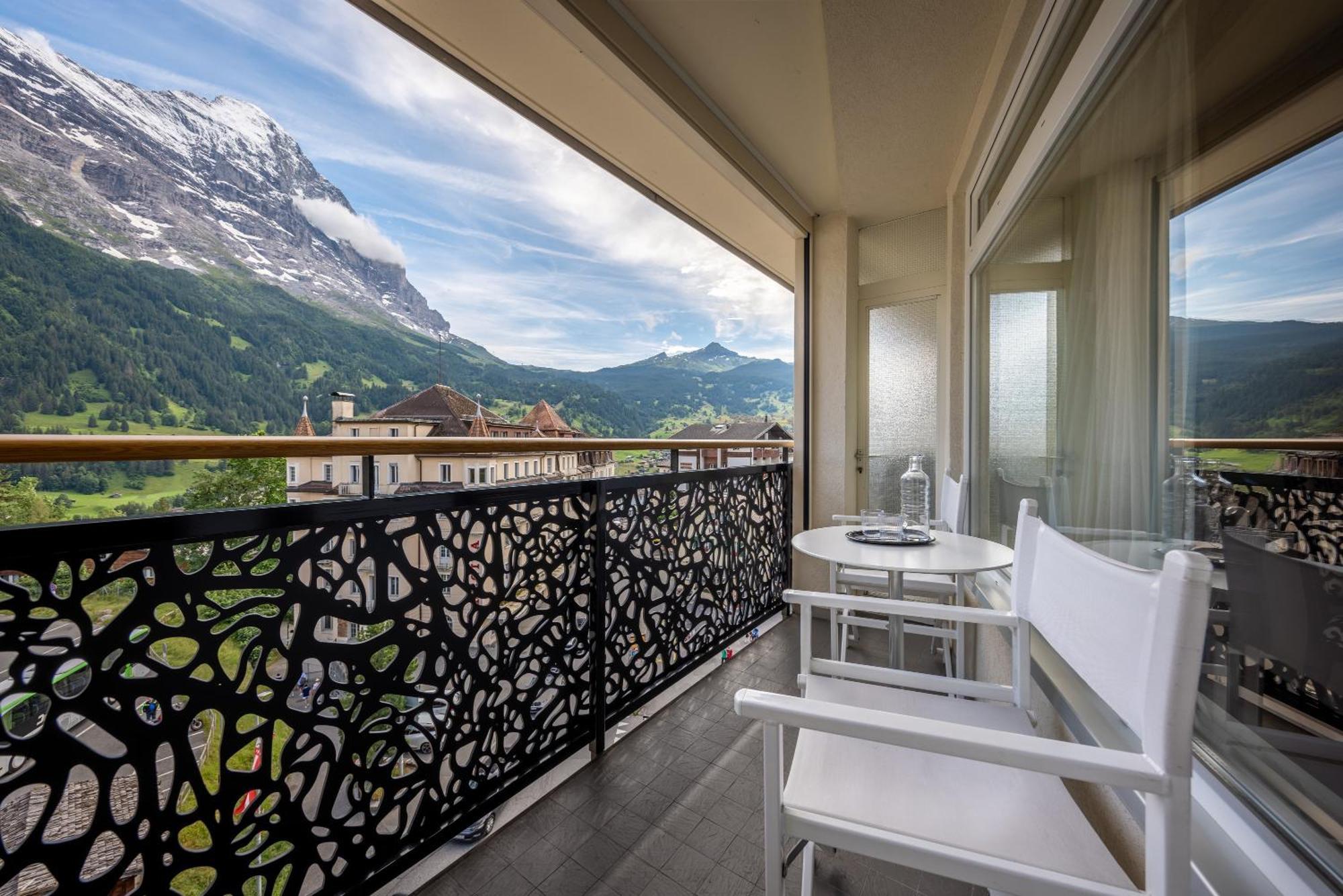 Chambre Double Supérieure avec Balcon - Vue sur Eiger