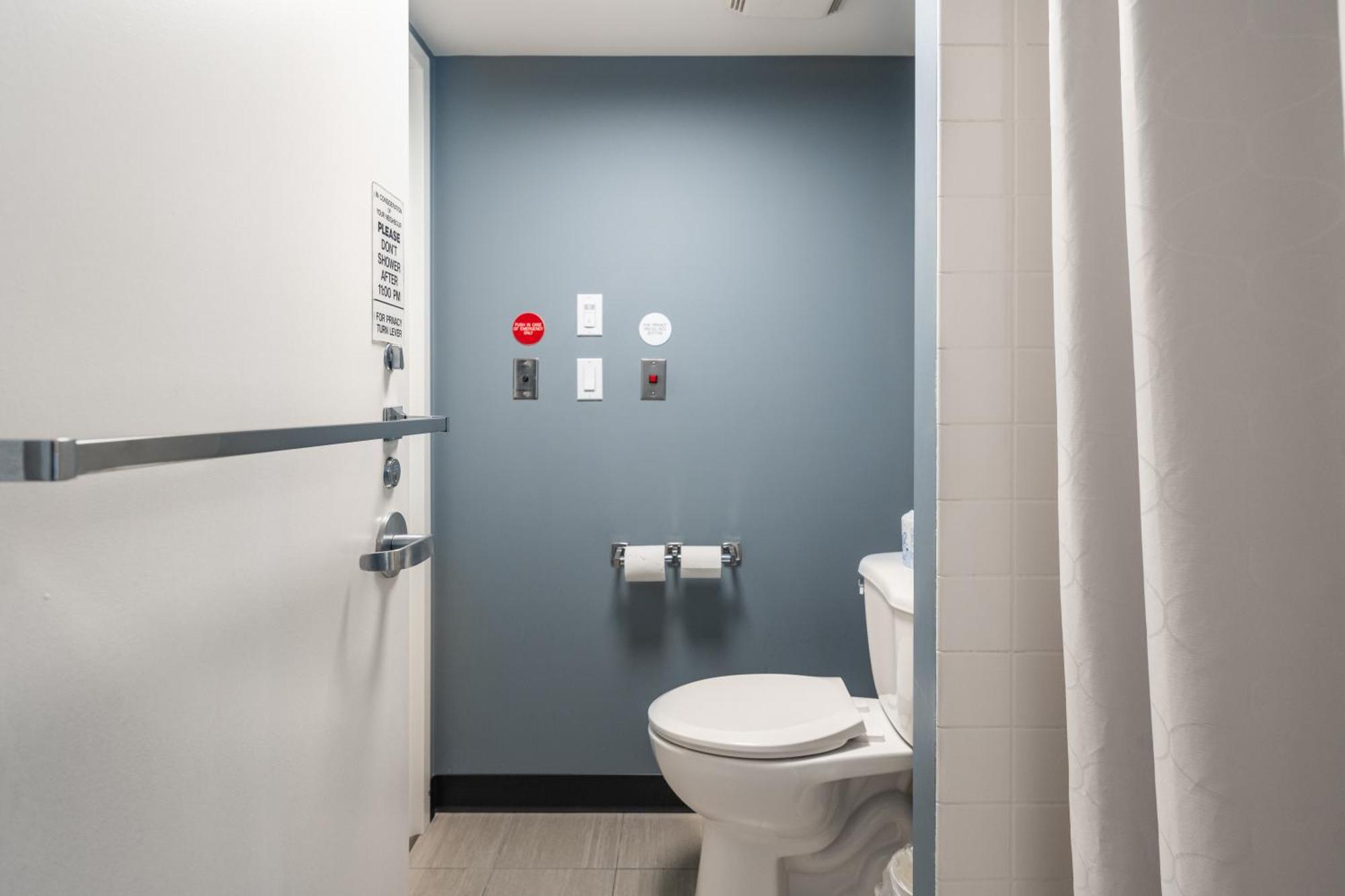 Double Room,1774463866:JPEG