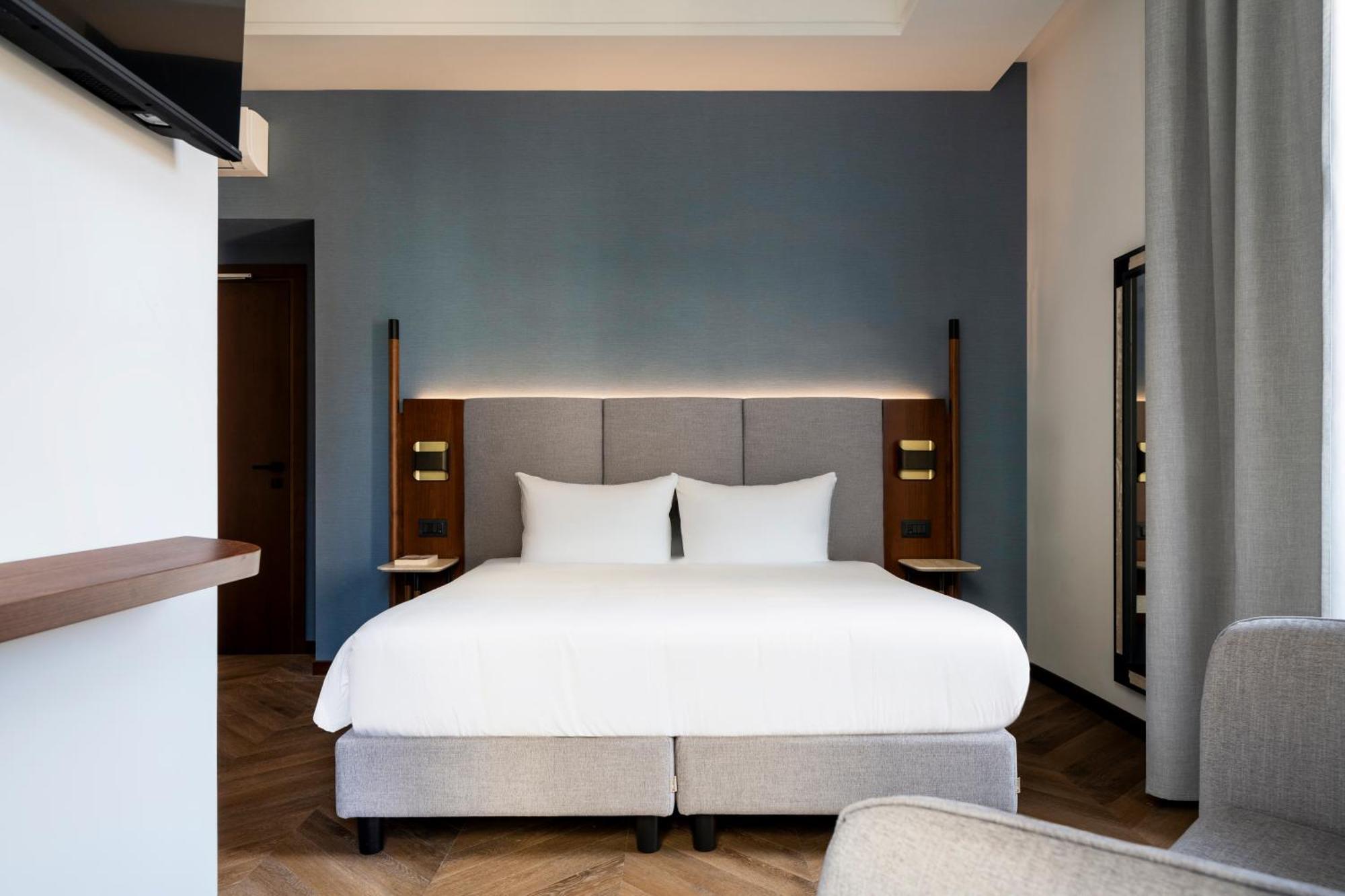 Deluxe King Room,1622744659:JPEG