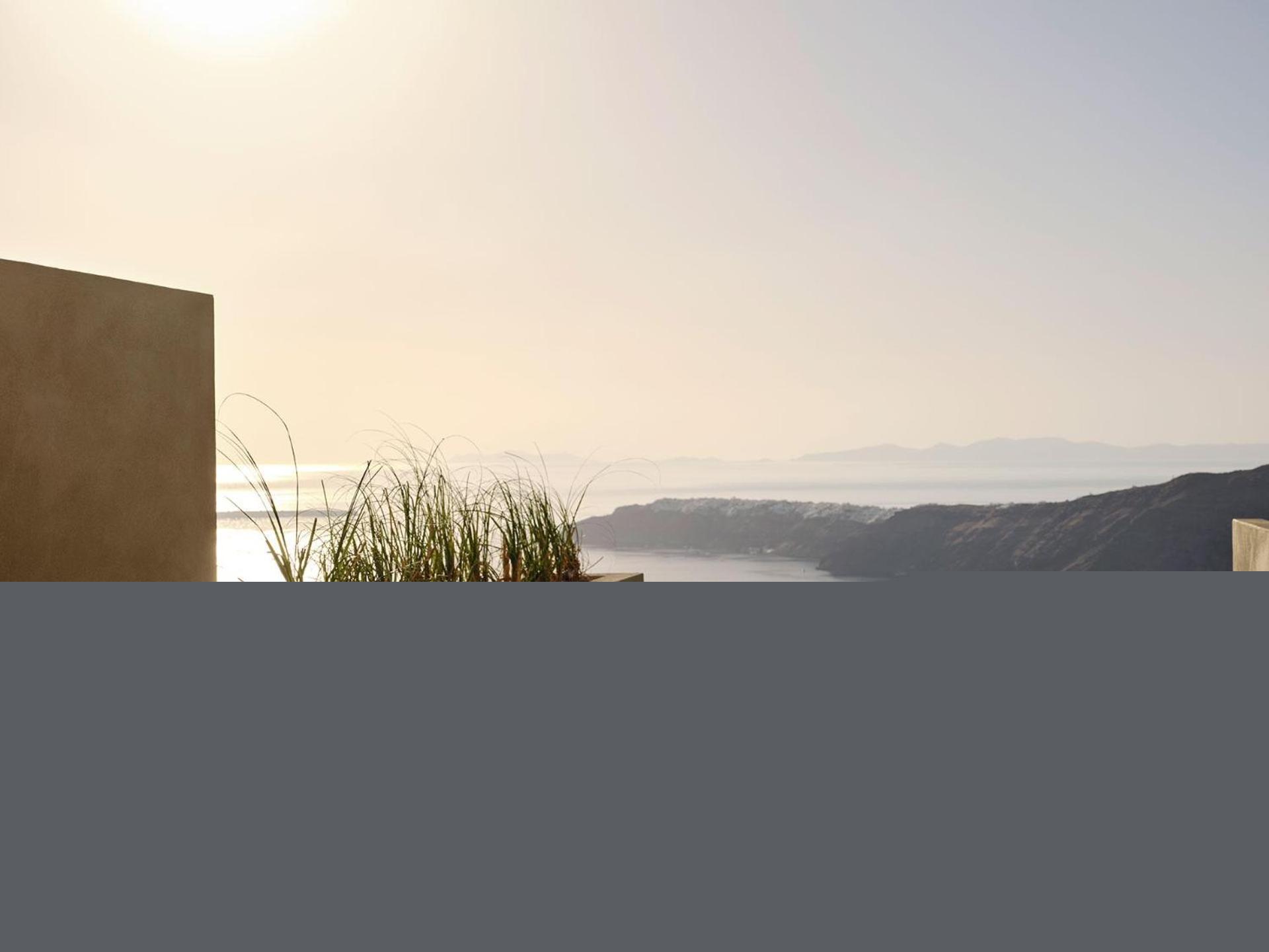 Cozy Suite with Private Infinity Pool and Caldera View,1622888993:JPEG