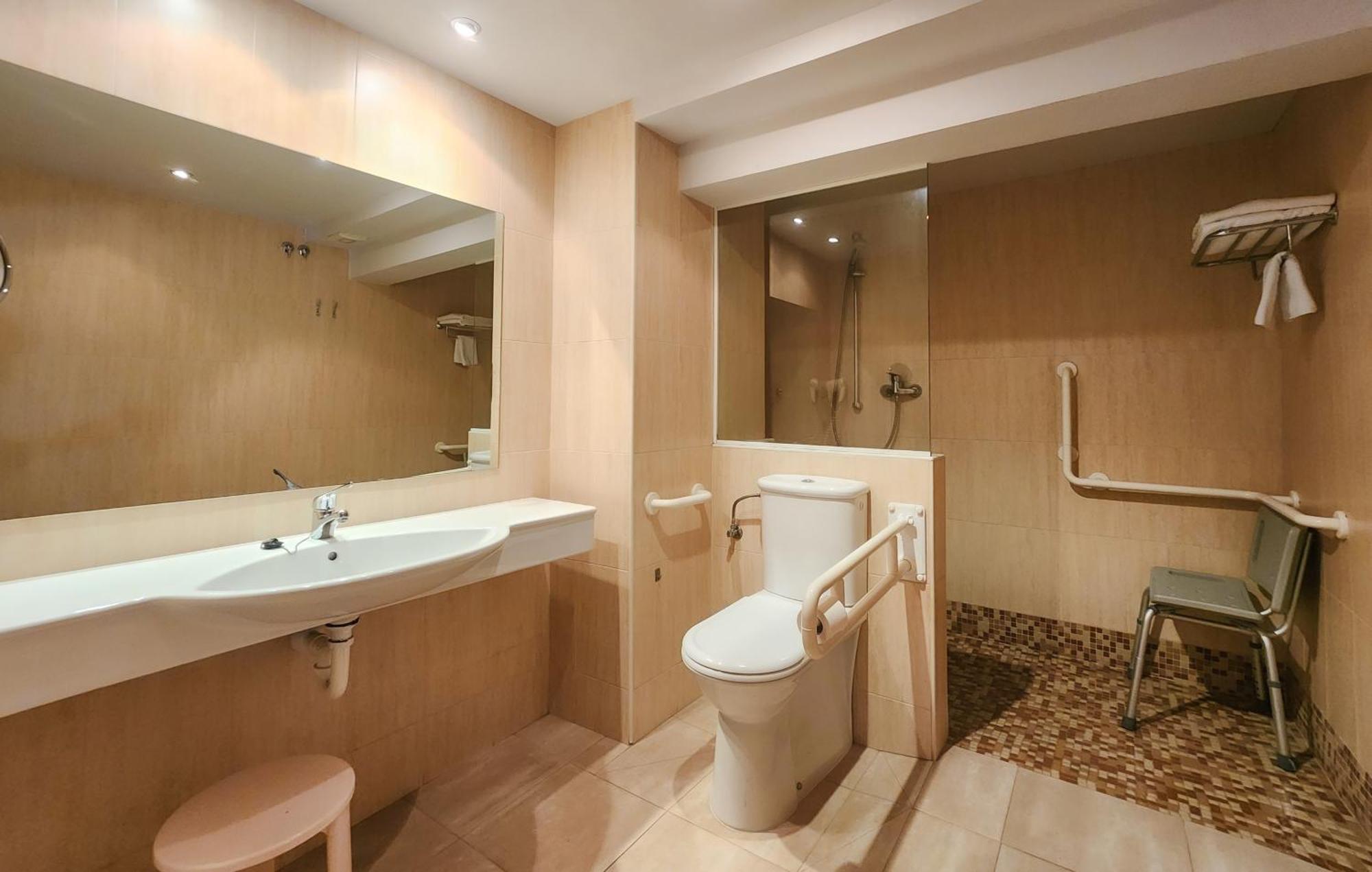 2 Single Beds Superior Room
