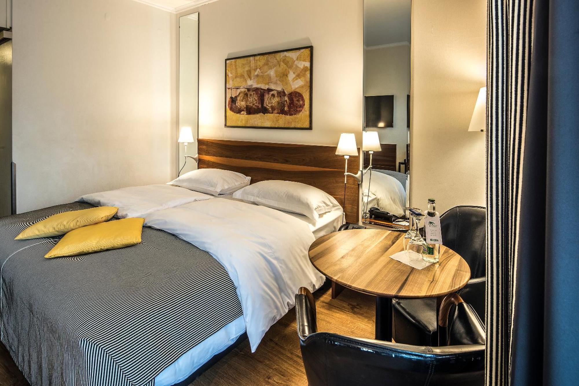 Quarto com 2 Camas de Solteiro