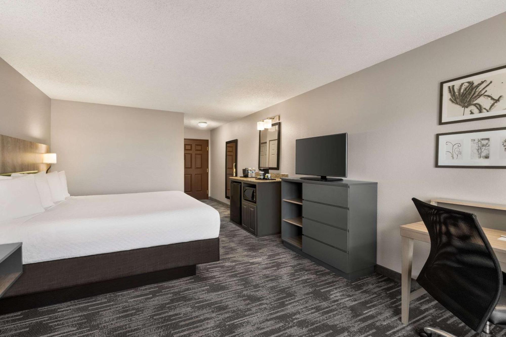 King Room,1626363825:JPEG