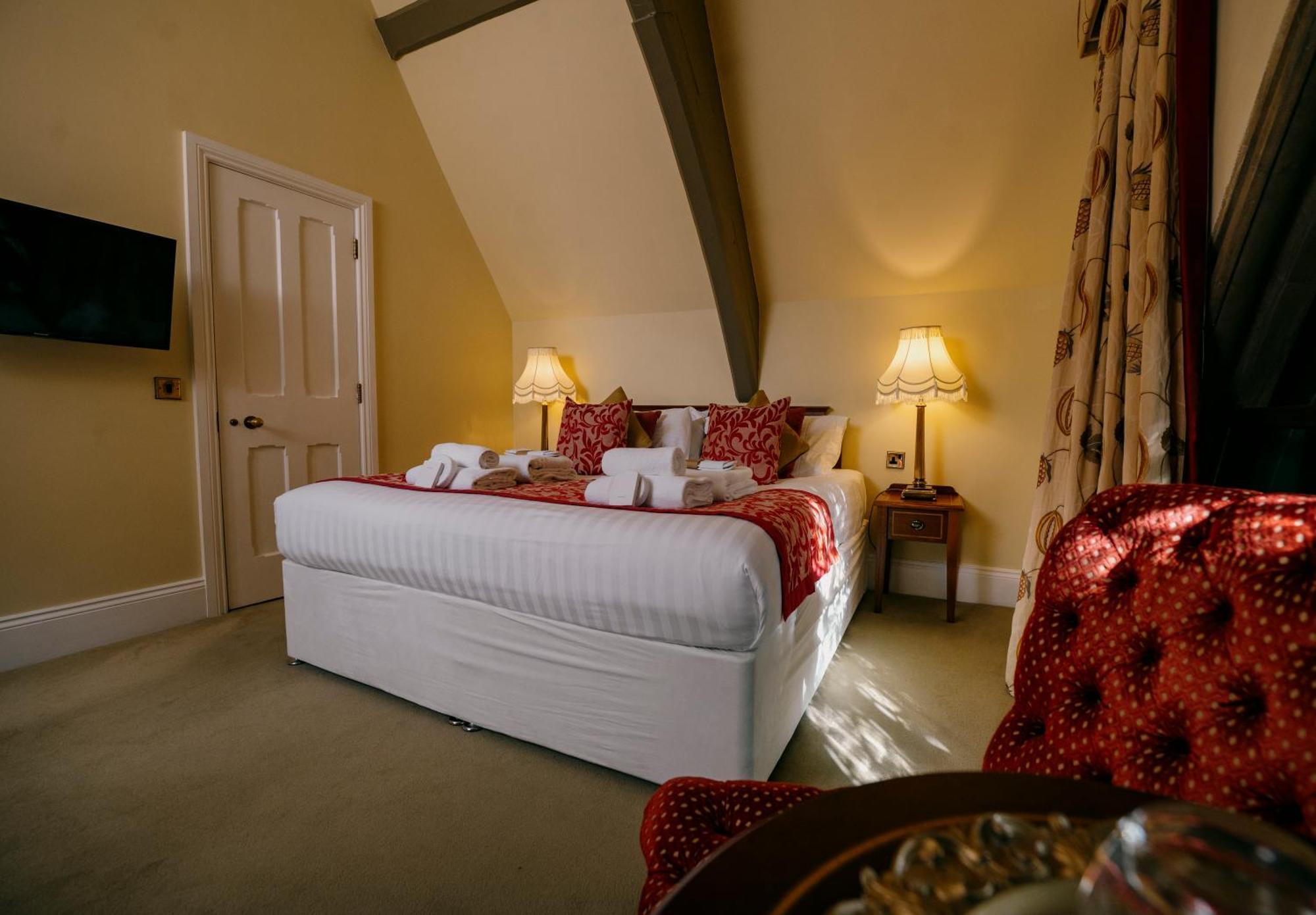 Master Red Room,1632247697:JPEG