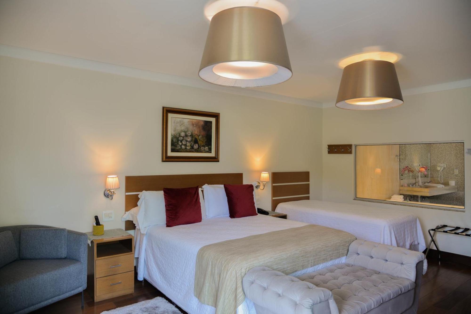 Quarto Triplo com Varanda
