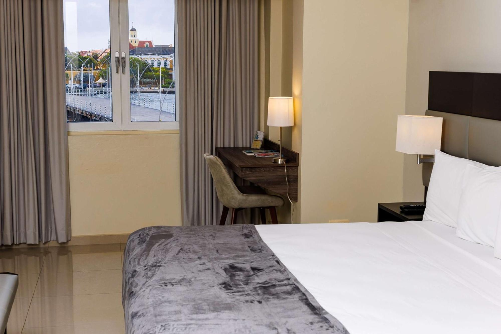 Habitación con vistas al puerto - no fumadores - cama extragrande