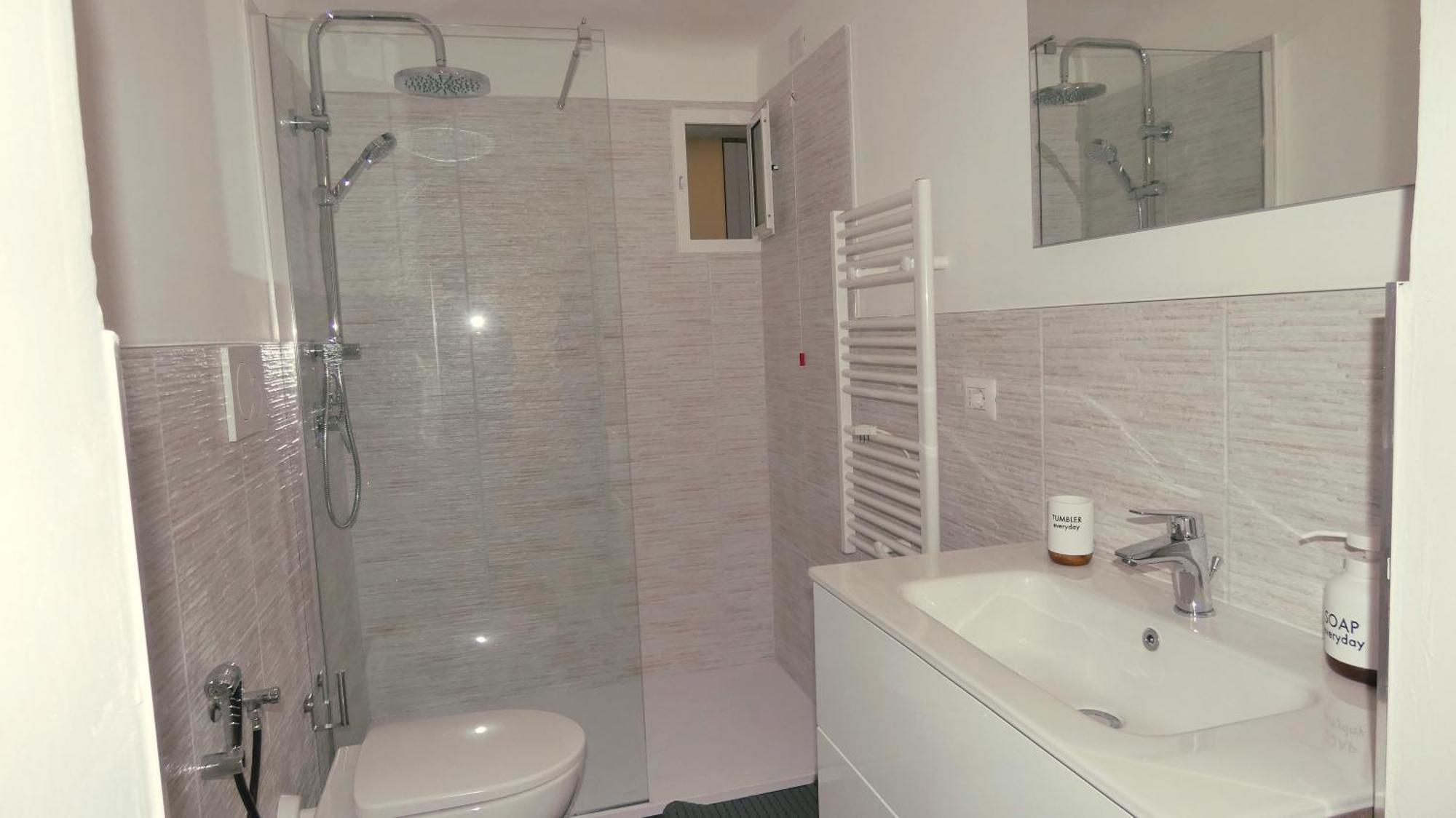 Camera Matrimoniale con Bagno Privato