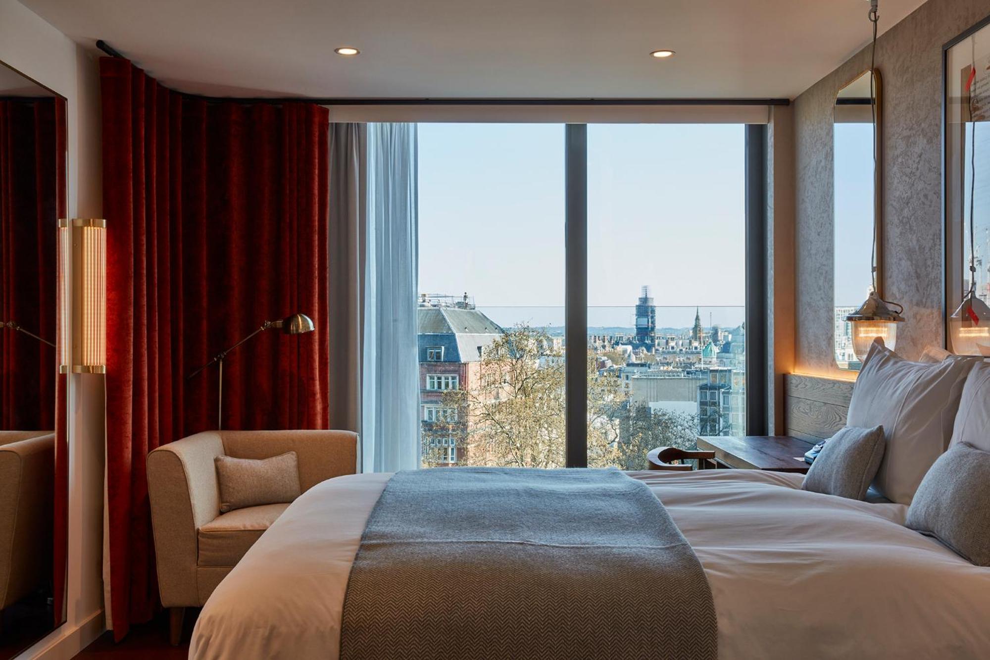 Premium Queen Room