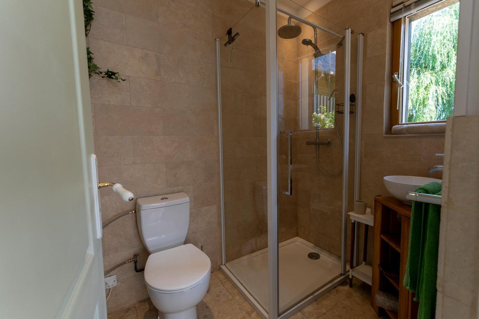 Double Room Private Bathroom