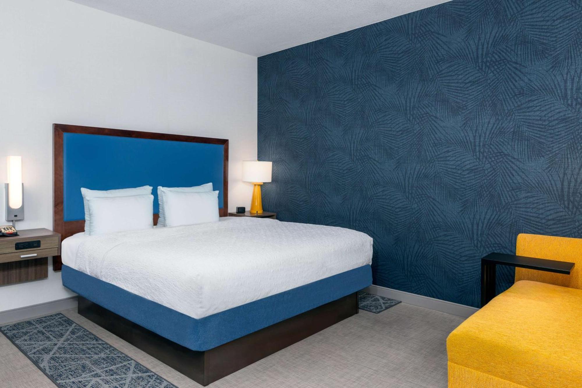Habitación con cama extragrande y vistas a la playa - Adaptada para personas con discapacidad auditiva - No fumadores