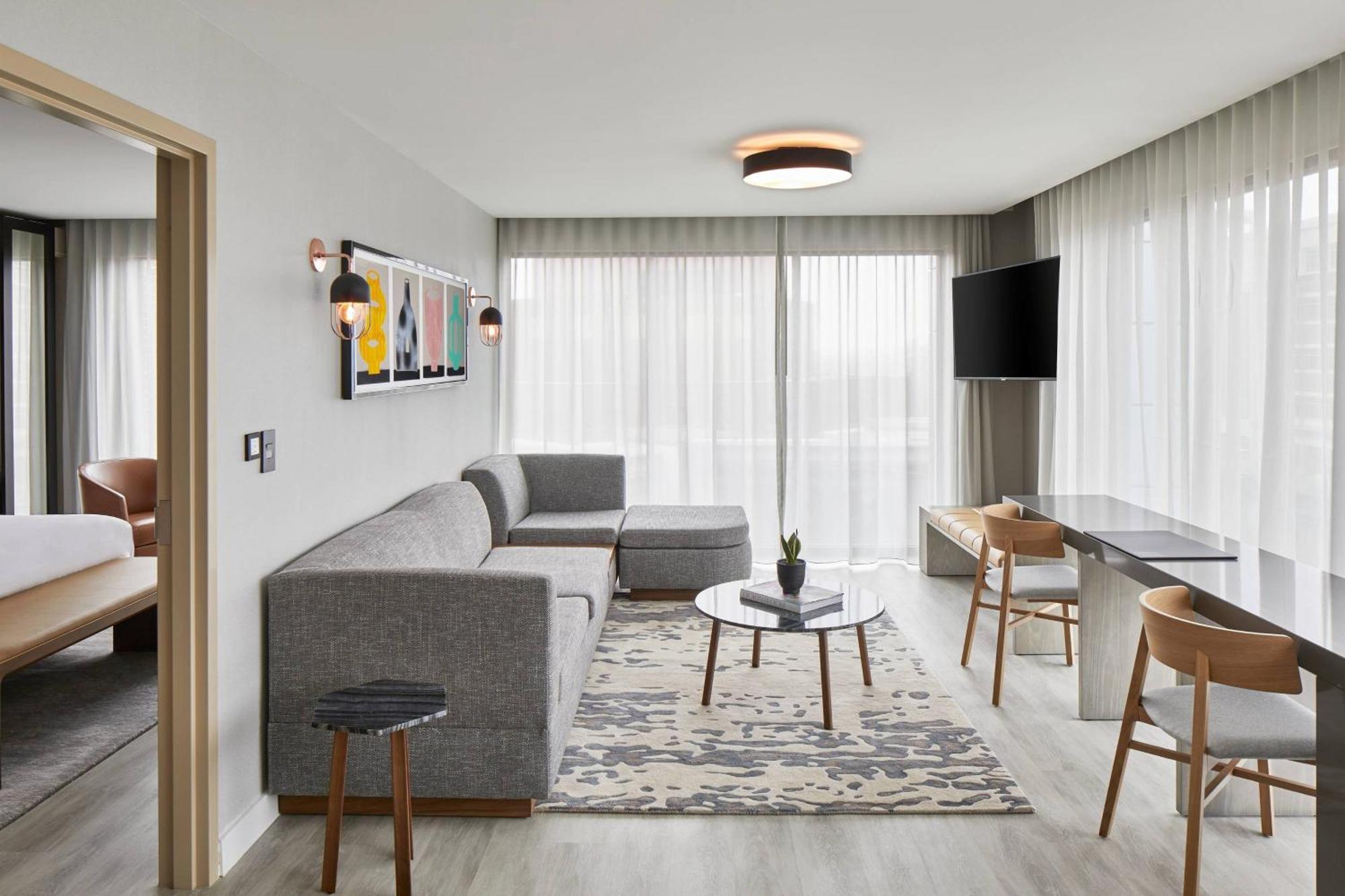 One-Bedroom King Suite,1643223123:JPEG