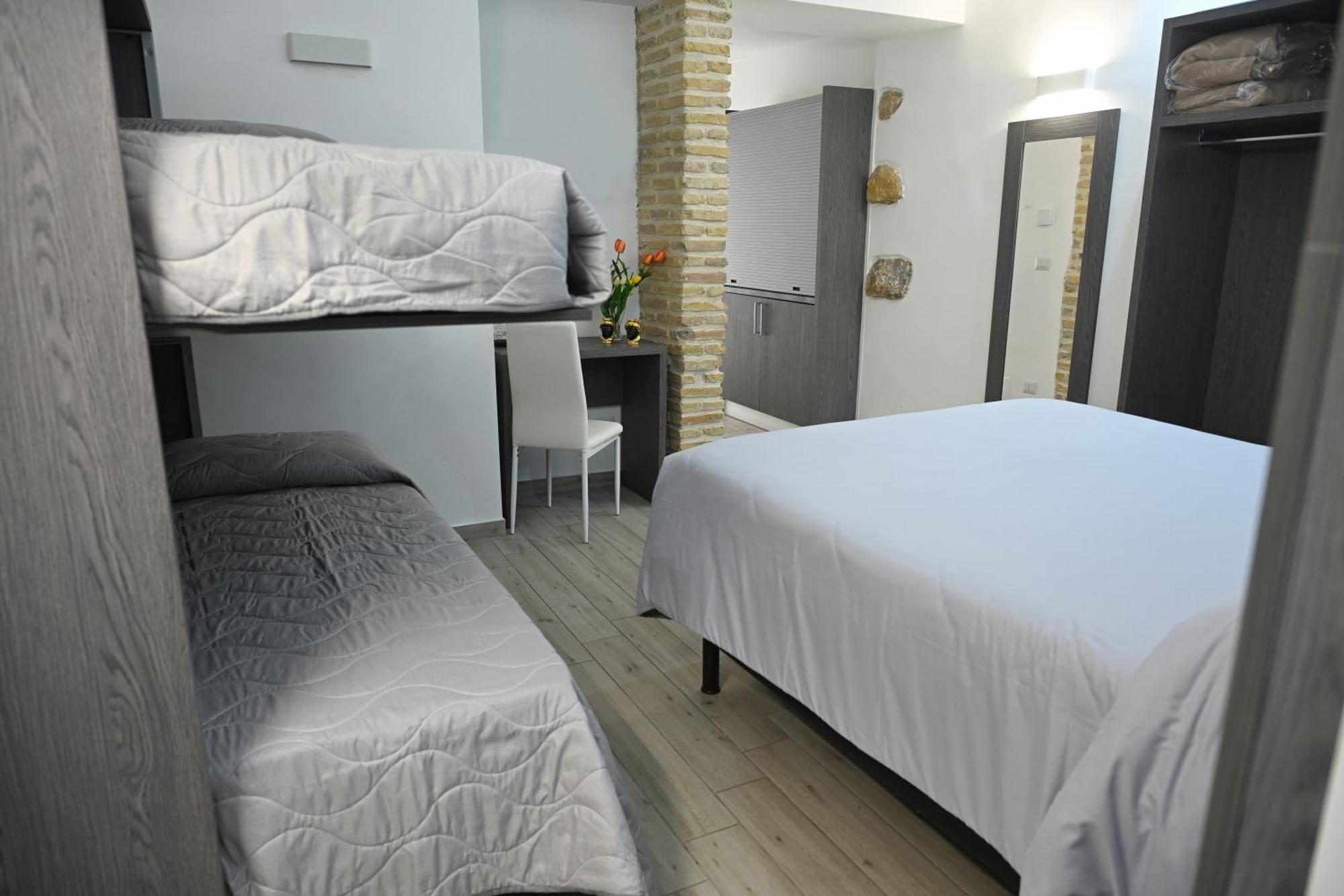 Quadruple Room Private Bathroom