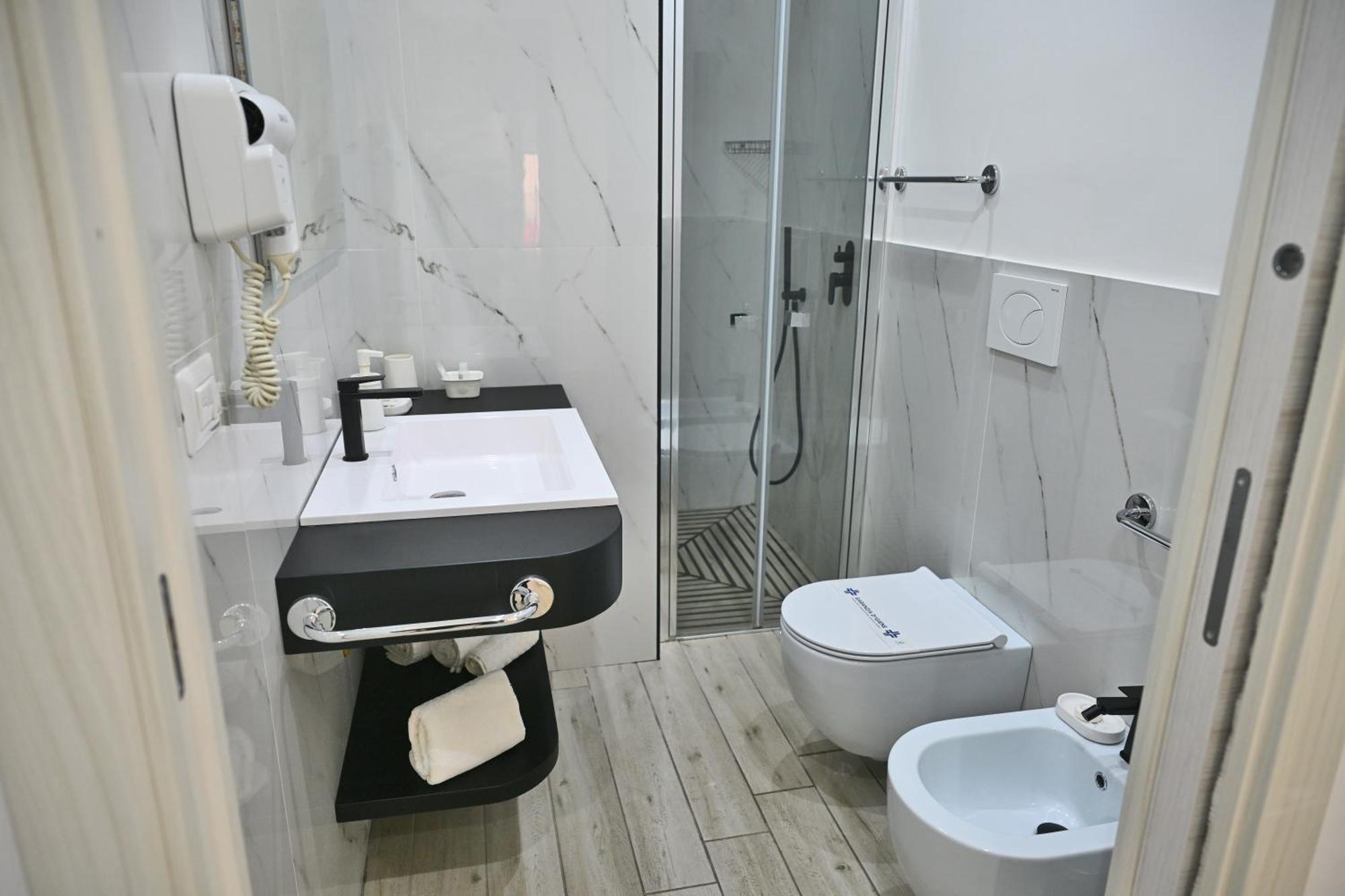 Single Room Private Bathroom